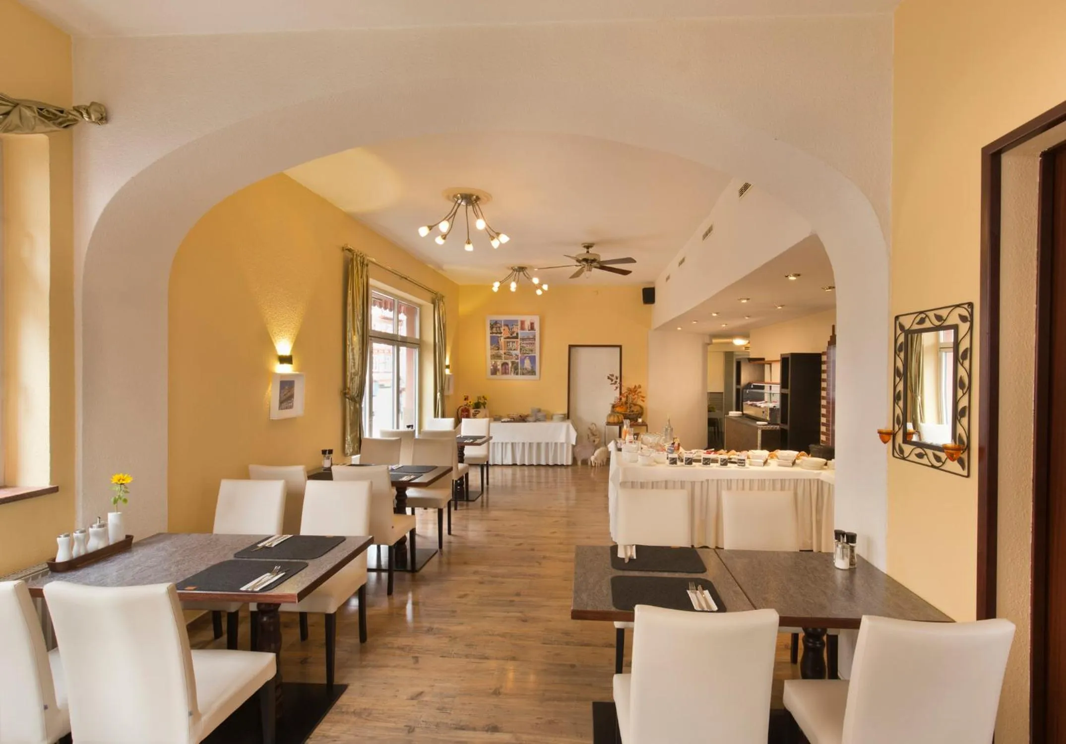 Breakfast in Hotel Goldenes Lamm