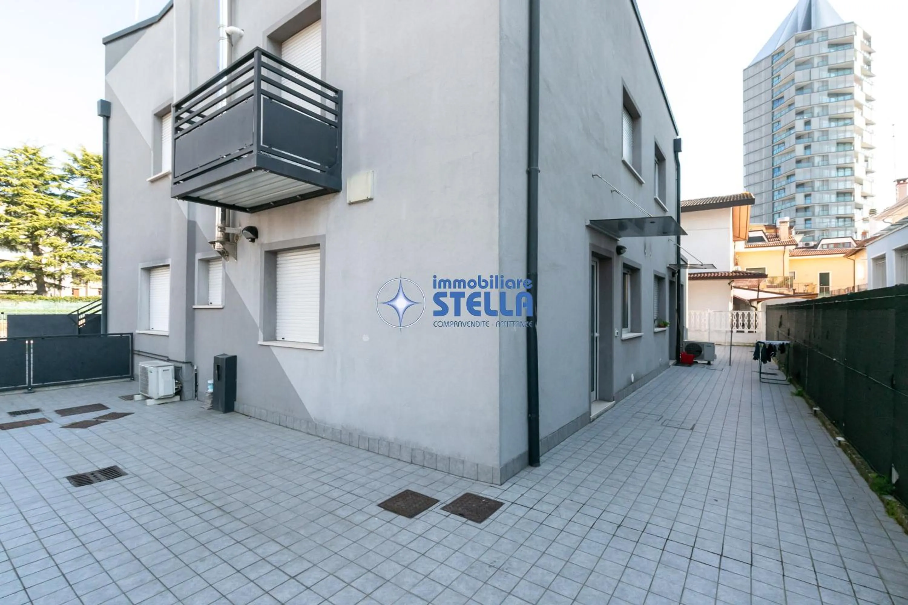 Street view in Condominio Milan