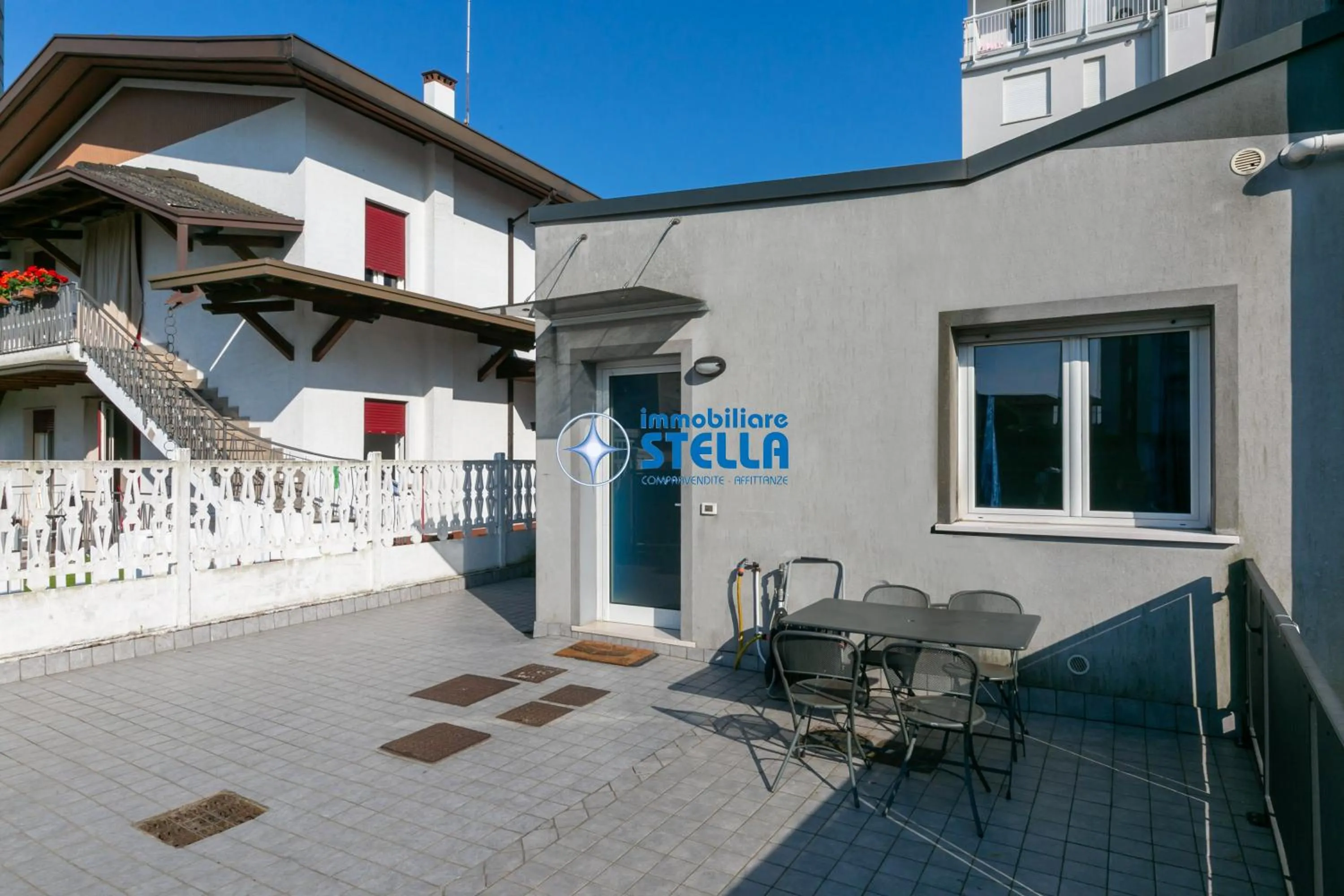 Property building in Condominio Milan