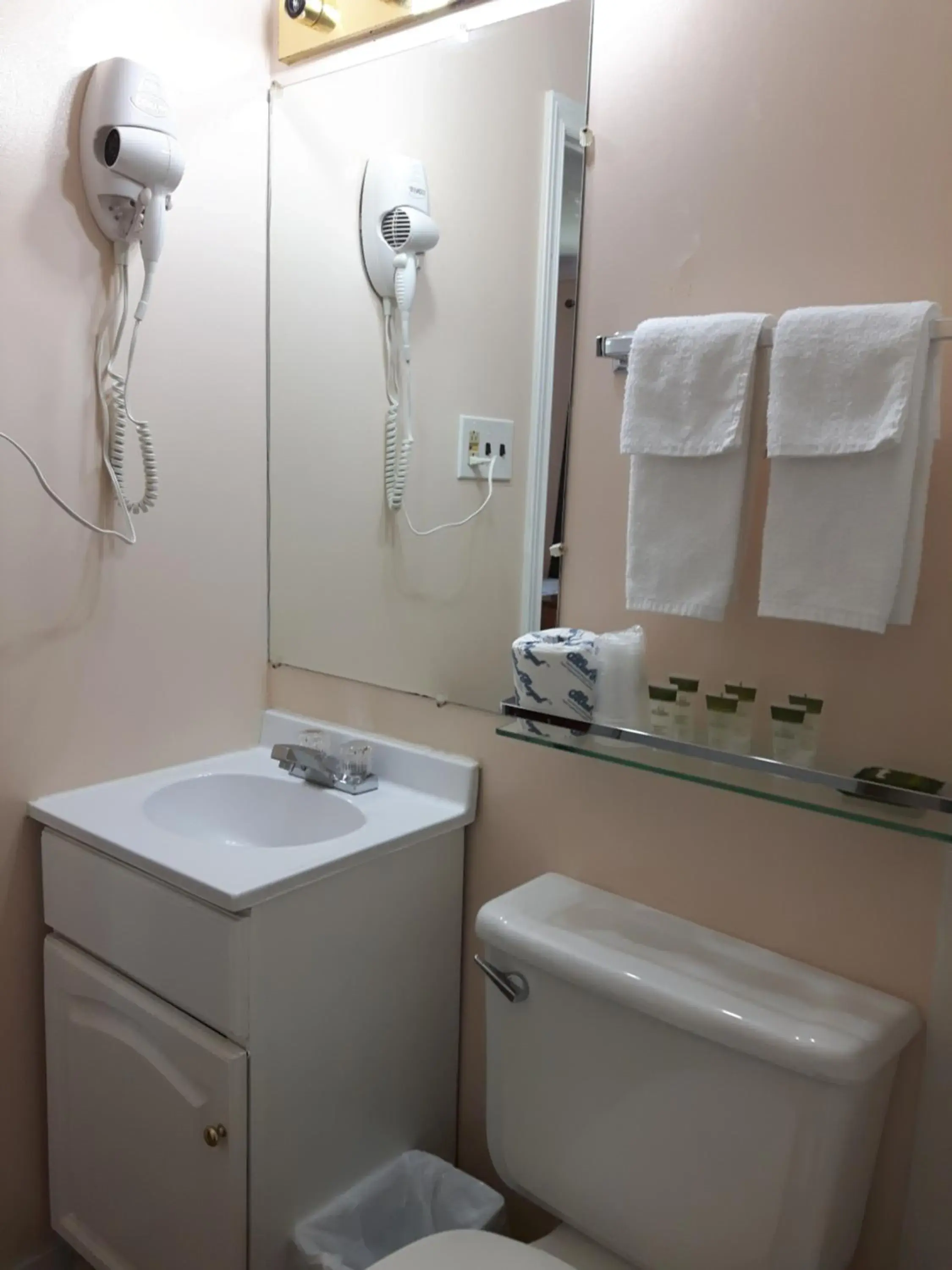 The Maplewood Motel The Maplewood Motel