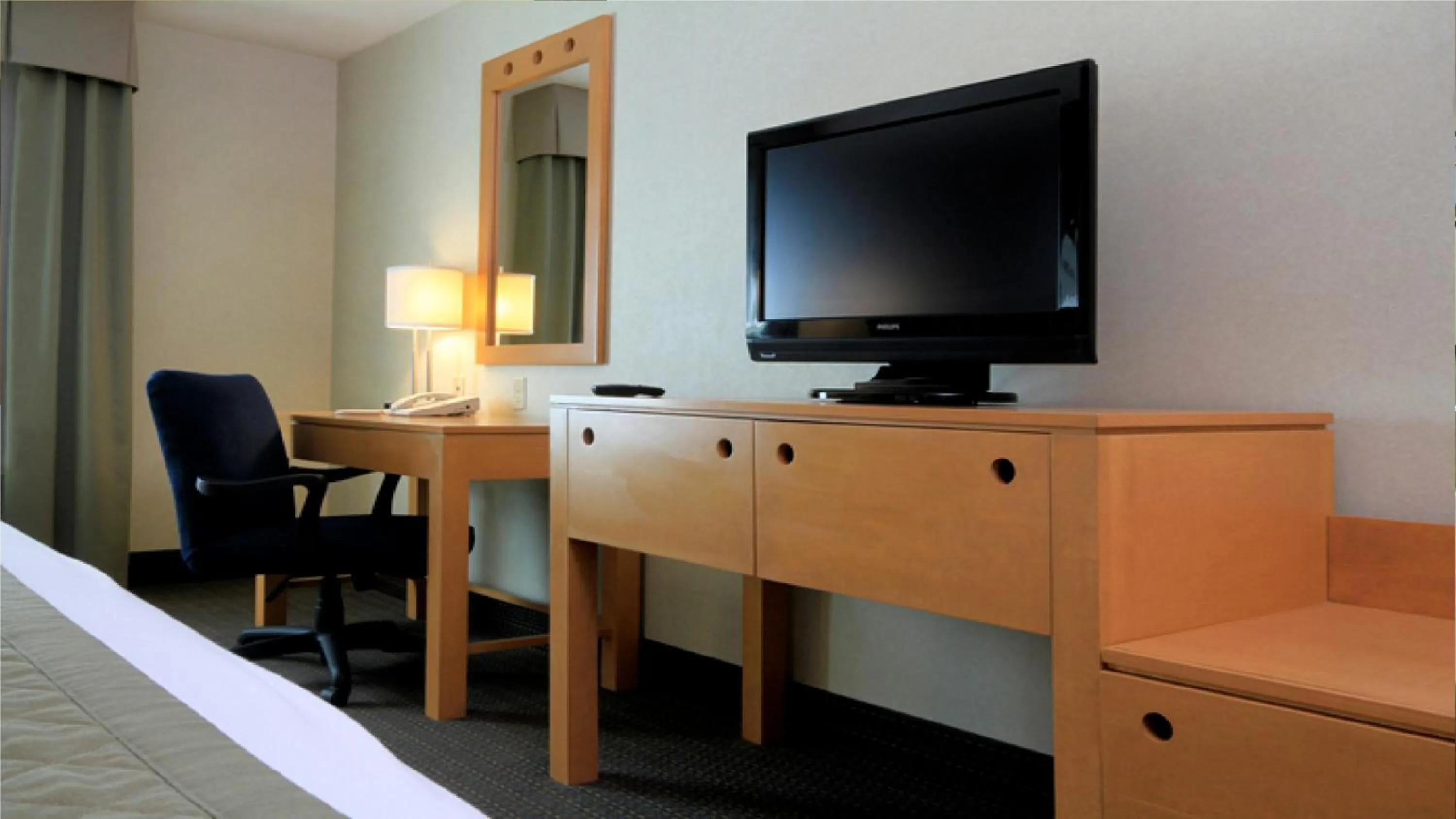 Photo of the whole room in Holiday Inn Express & Suites Monterrey Aeropuerto by IHG