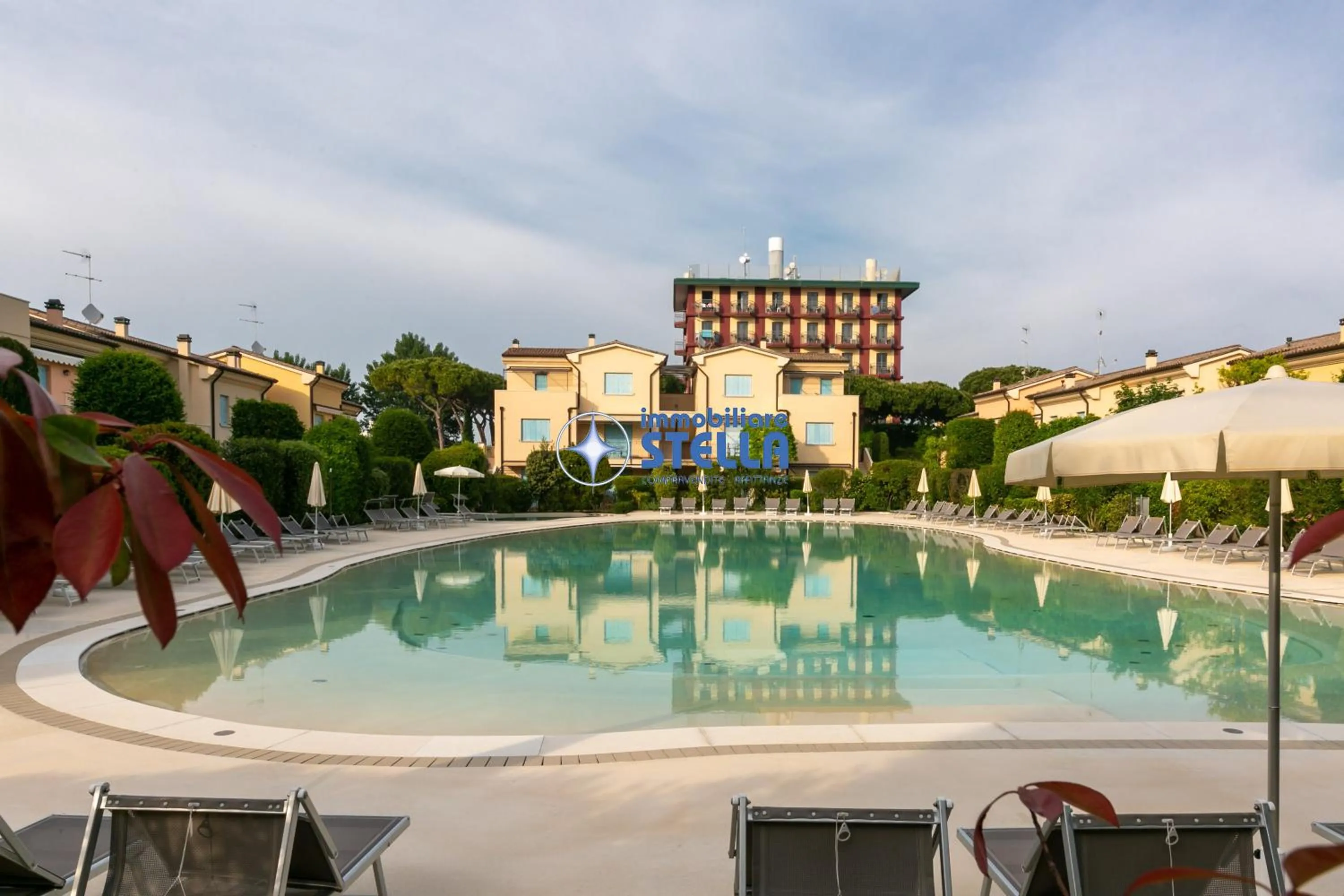 Swimming pool in Residence Borgo dei Fiori