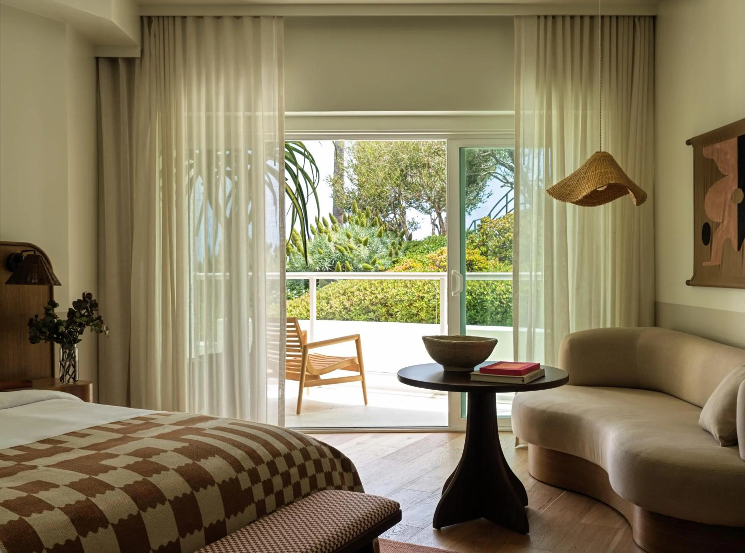 Bedroom, Bed in Casa Loma Beach Hotel