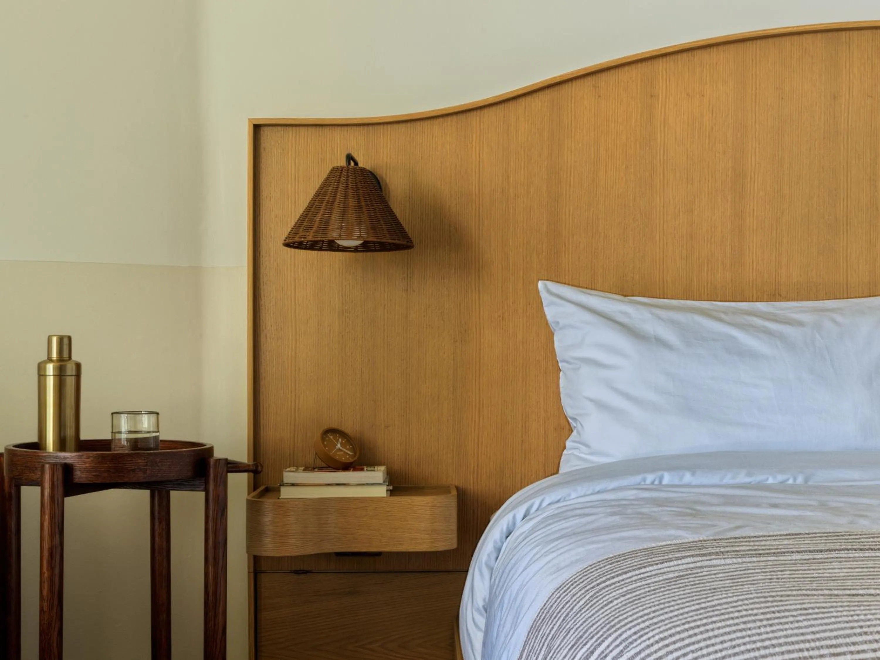 Bed in Casa Loma Beach Hotel