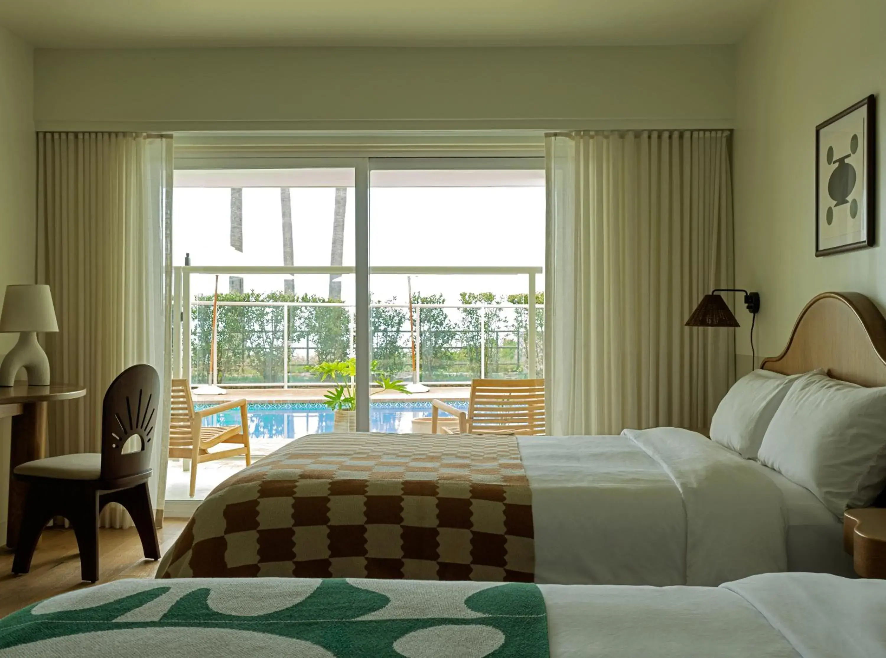 Bedroom, Bed in Casa Loma Beach Hotel Bedroom, Bed in Casa Loma Beach Hotel