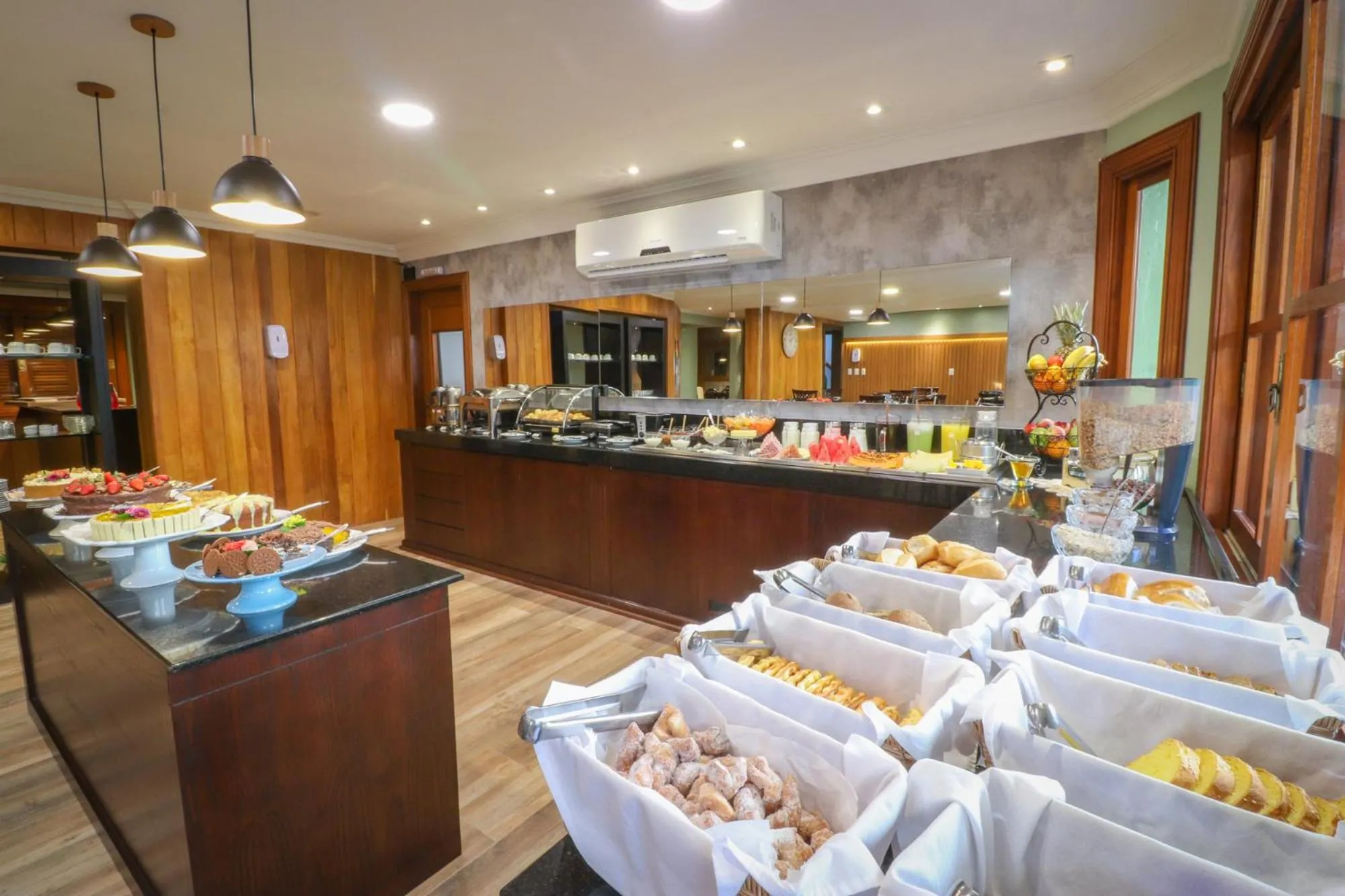 Breakfast in Pousada Ares da Serra - Centro