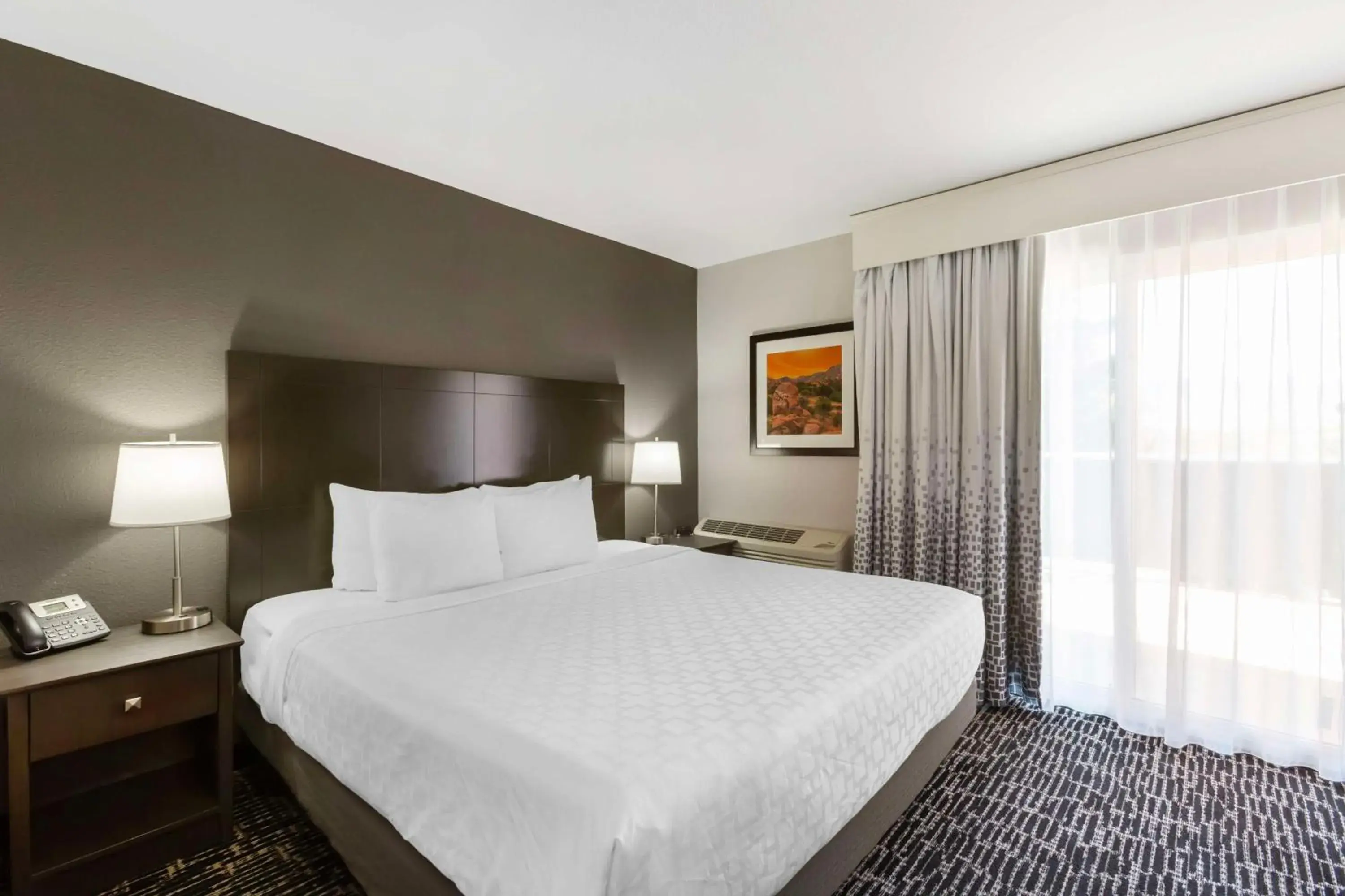 King Room with Mountain View in Best Western Plus Sun Canyon King Room with Mountain View in Best Western Plus Sun Canyon