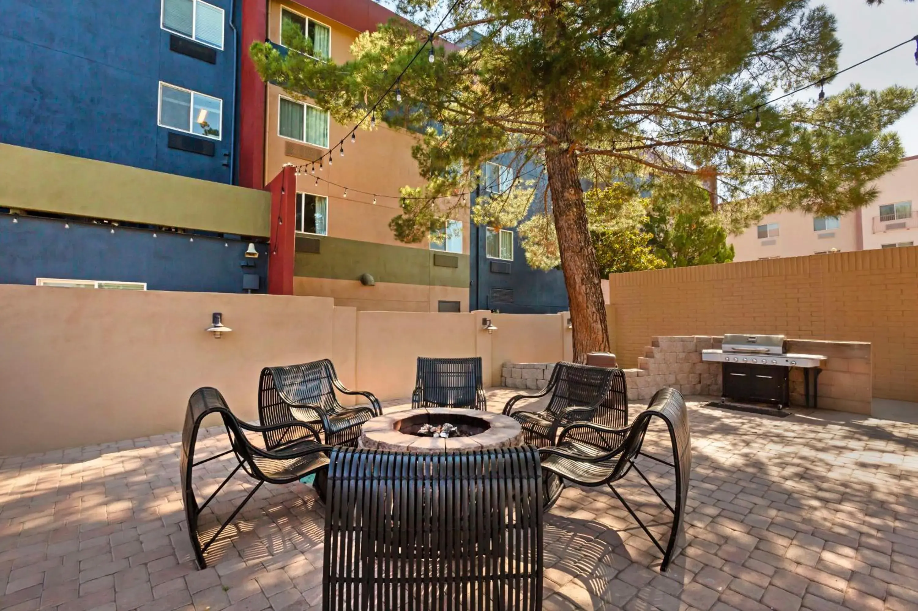 Property building in Best Western Plus Sun Canyon Property building in Best Western Plus Sun Canyon