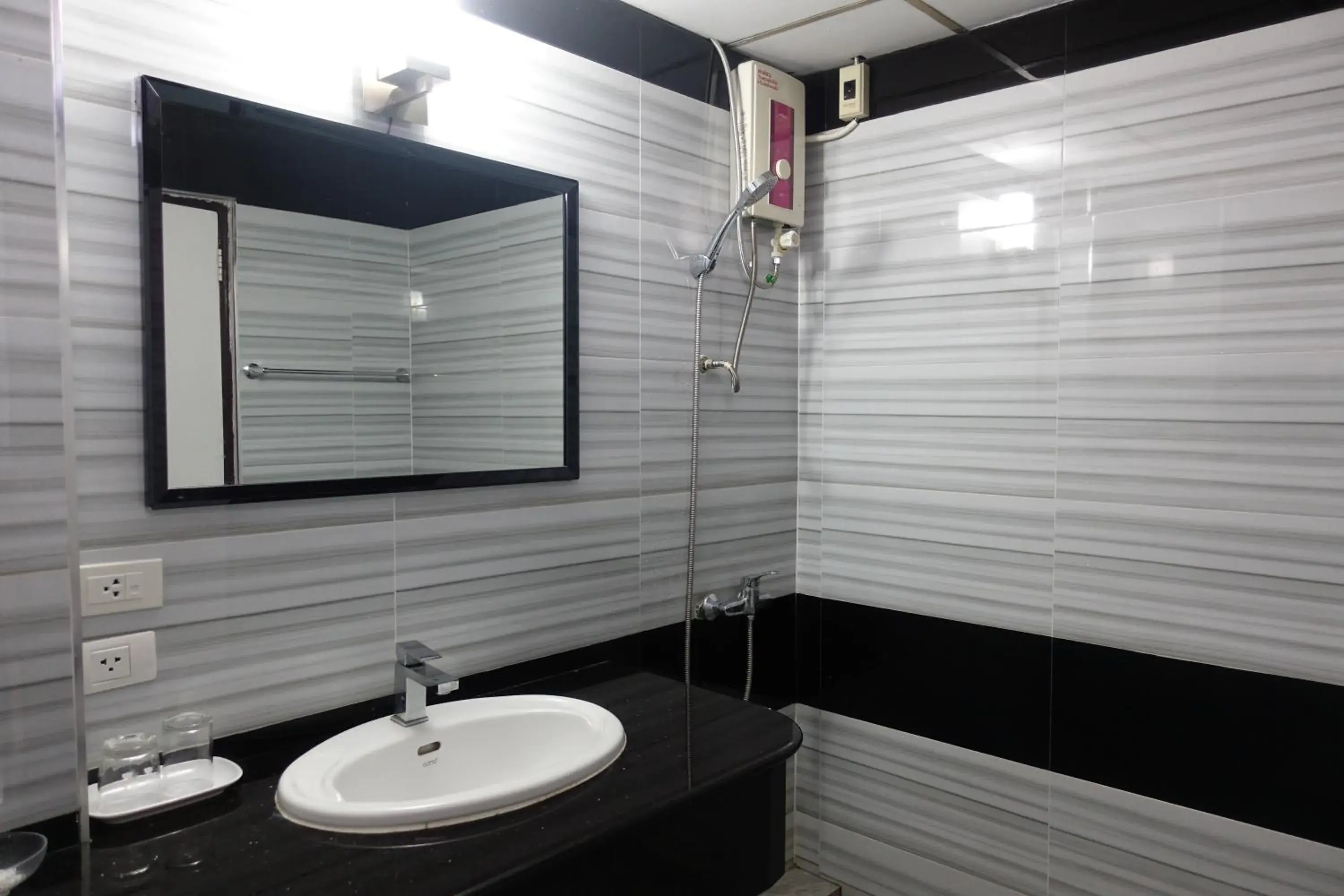 Serene Hotel Serene Hotel