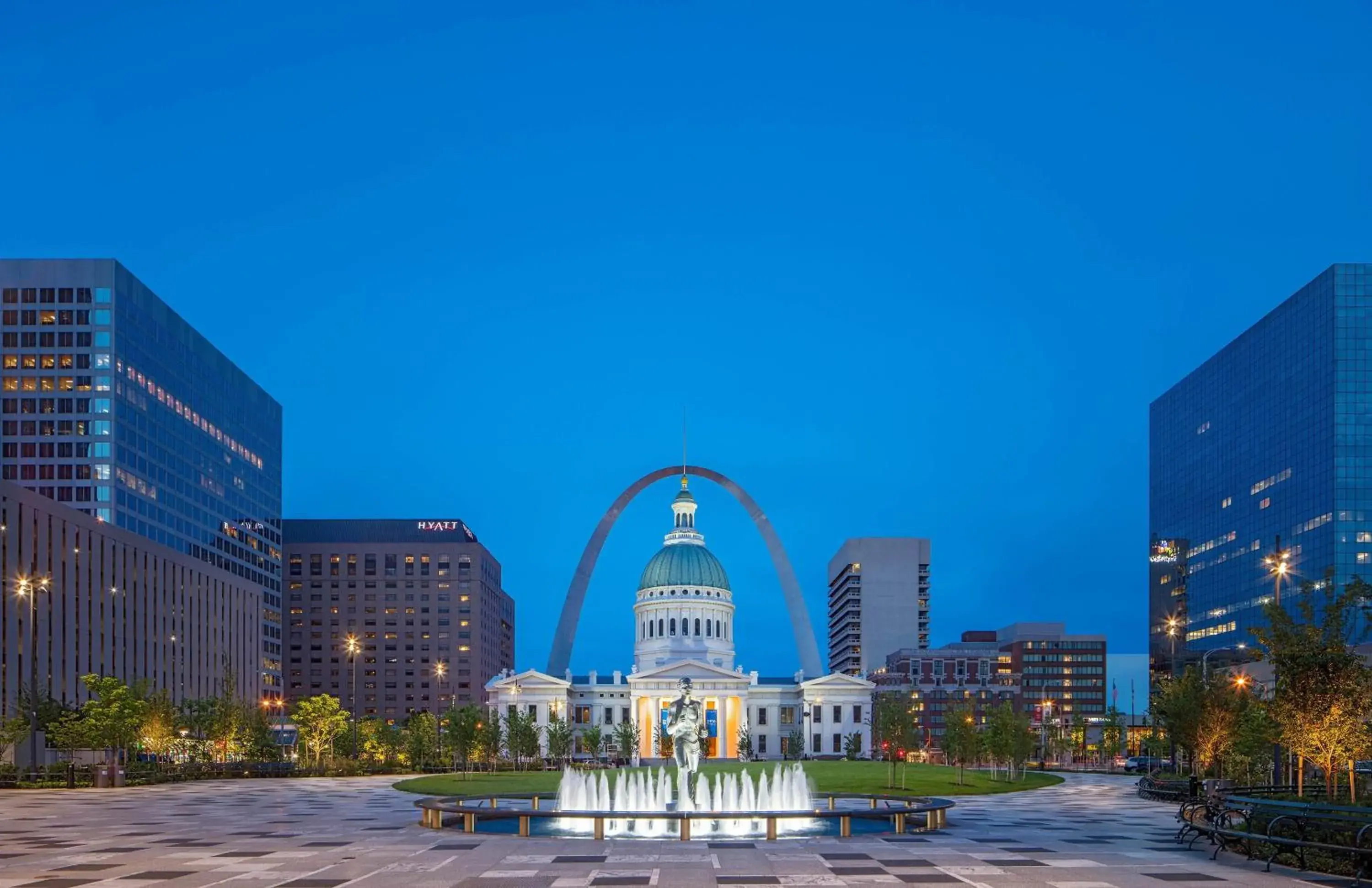 Property building in Hyatt Regency Saint Louis at The Arch Property building in Hyatt Regency Saint Louis at The Arch