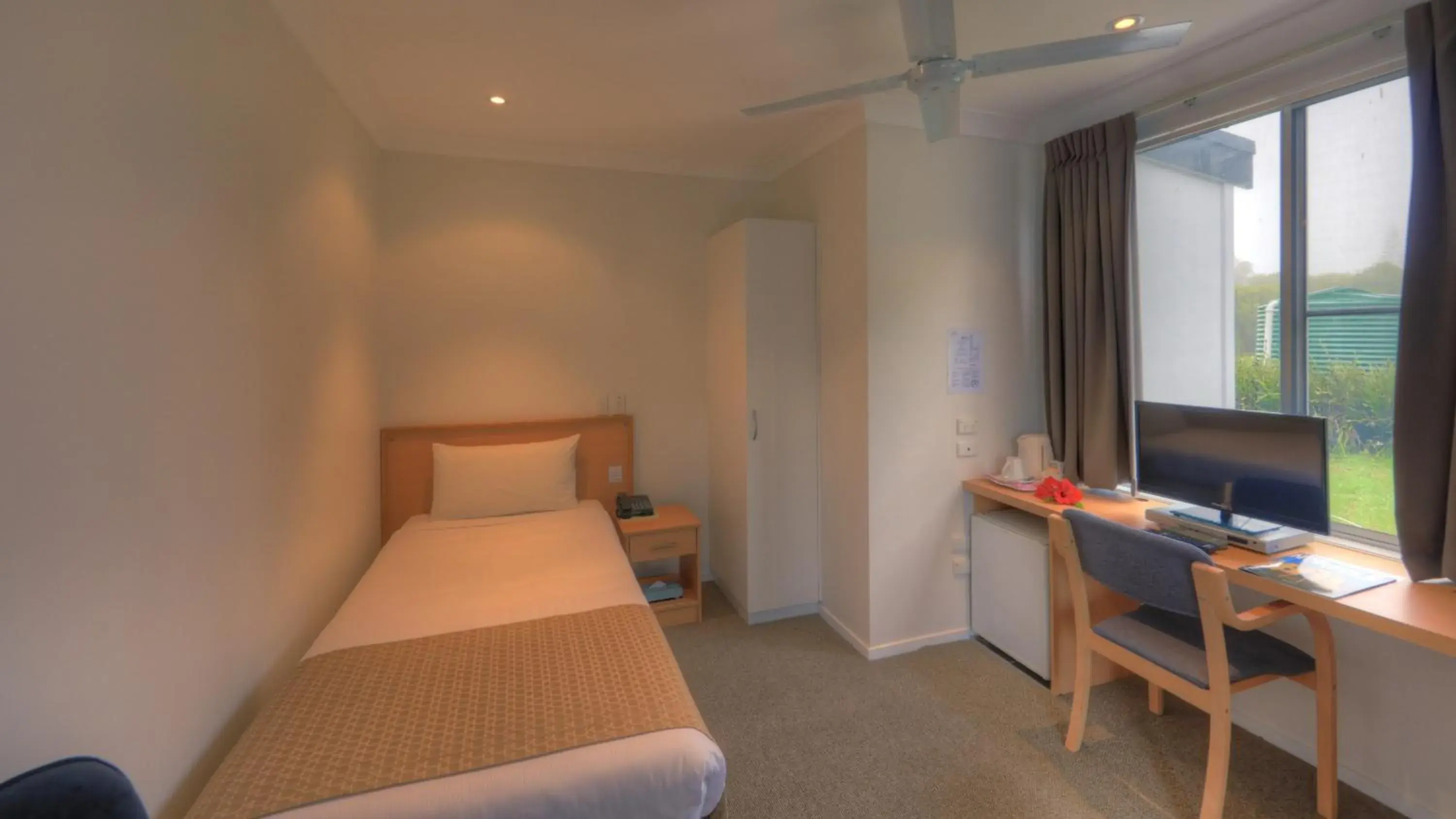 Photo of the whole room, Bed in Paradise Hotel & Resort Photo of the whole room, Bed in Paradise Hotel & Resort