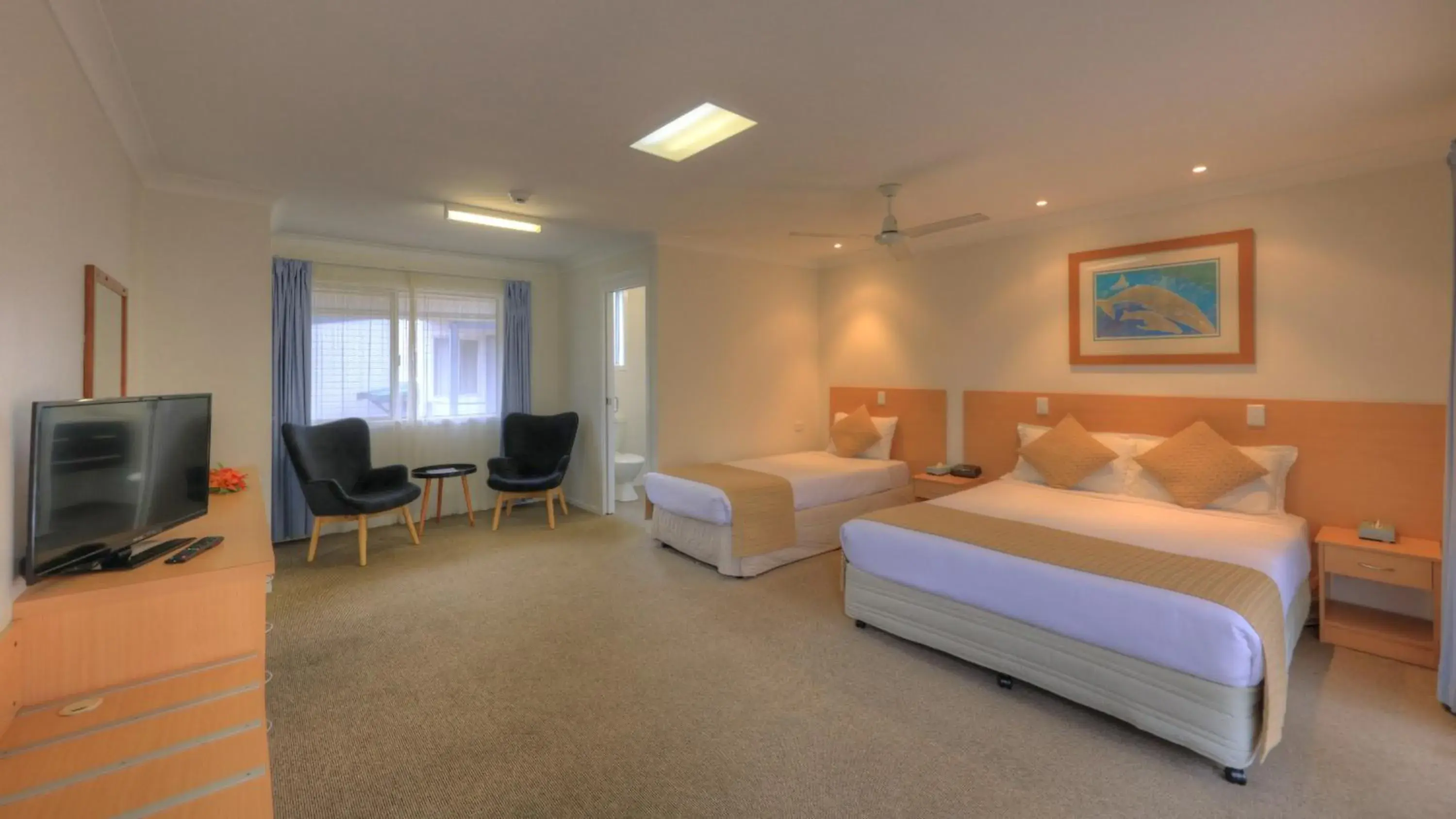 Photo of the whole room, Bed in Paradise Hotel & Resort Photo of the whole room, Bed in Paradise Hotel & Resort