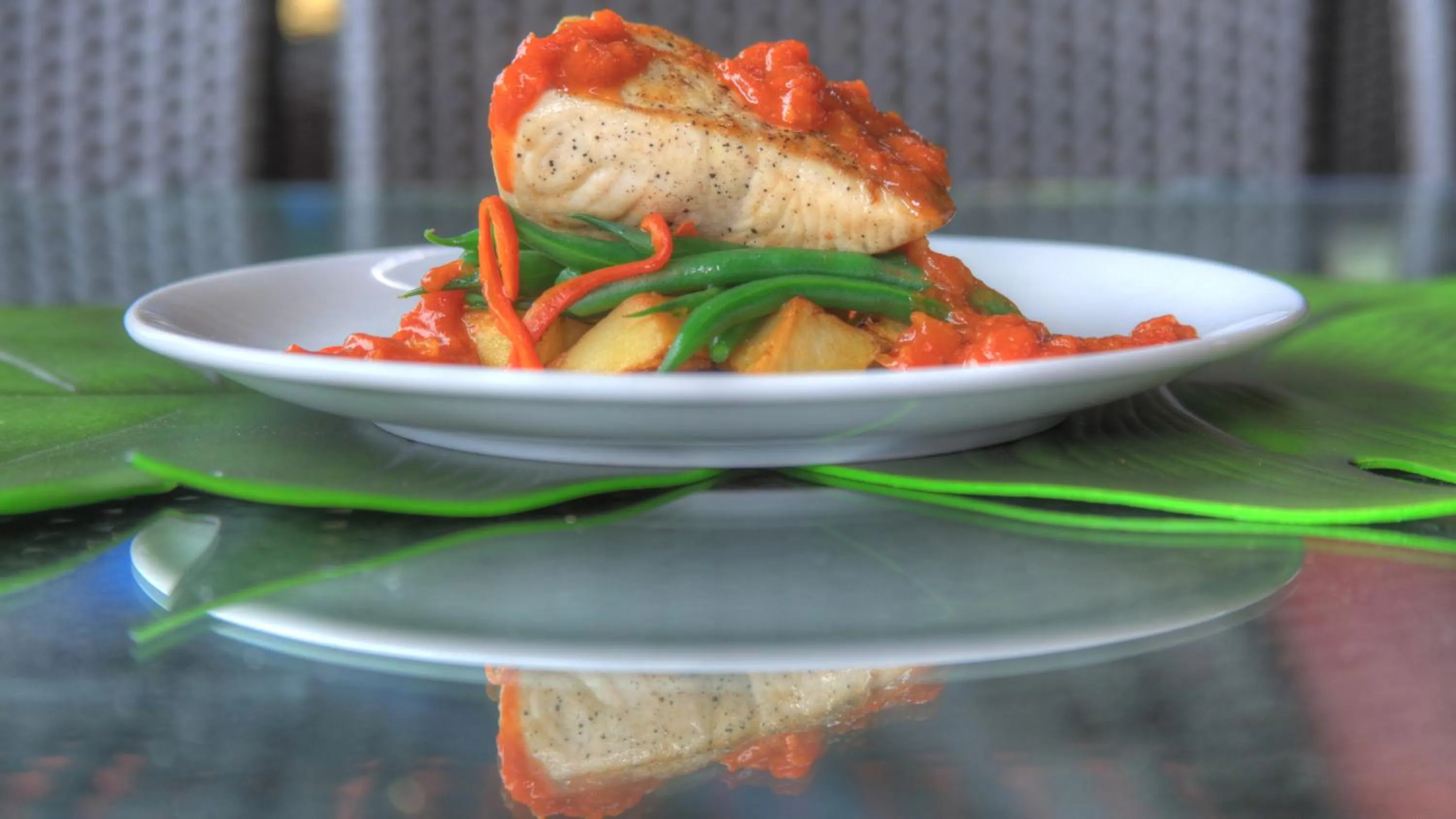 Meals in Paradise Hotel & Resort