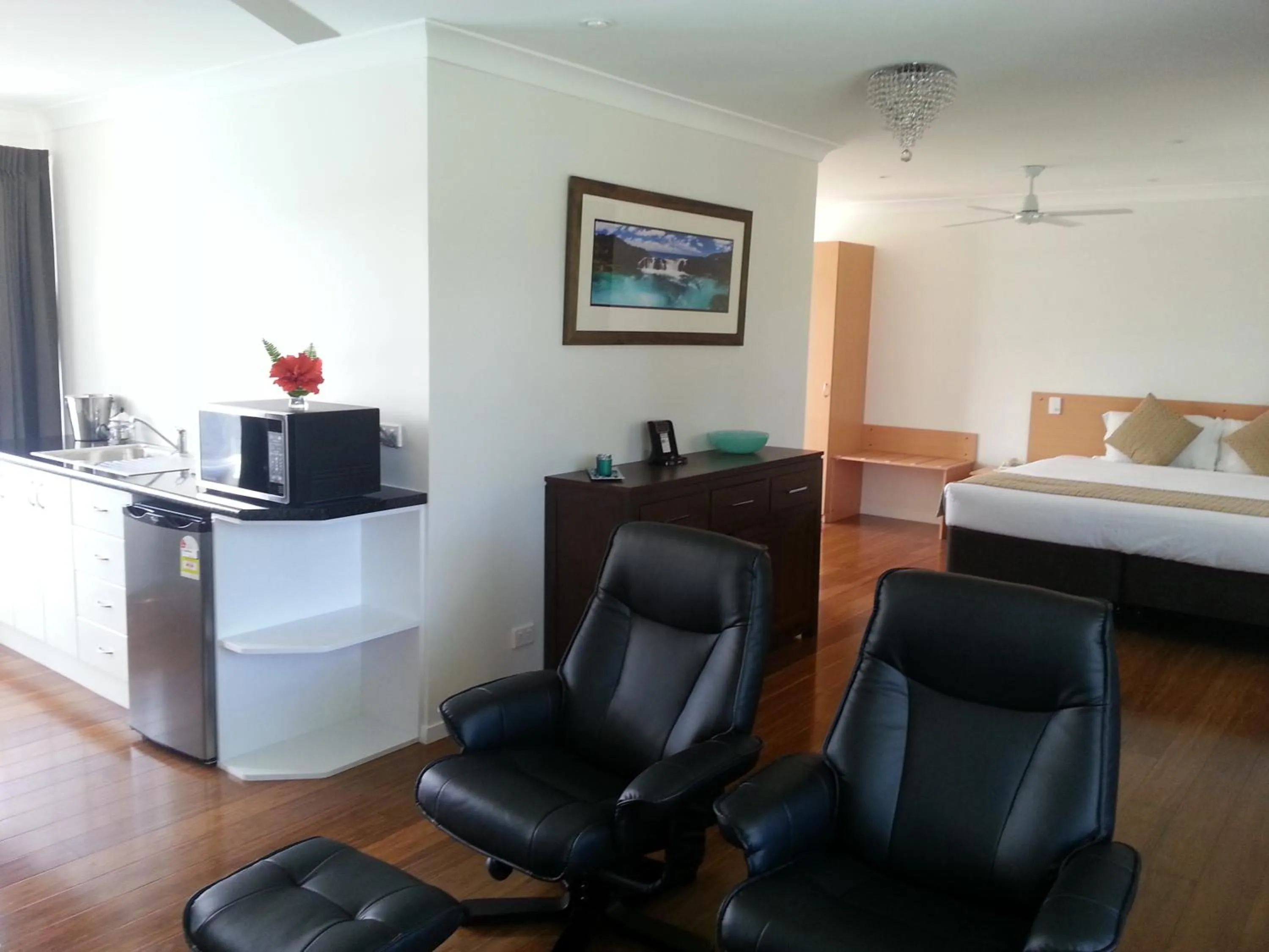 Photo of the whole room, Bed in Paradise Hotel & Resort