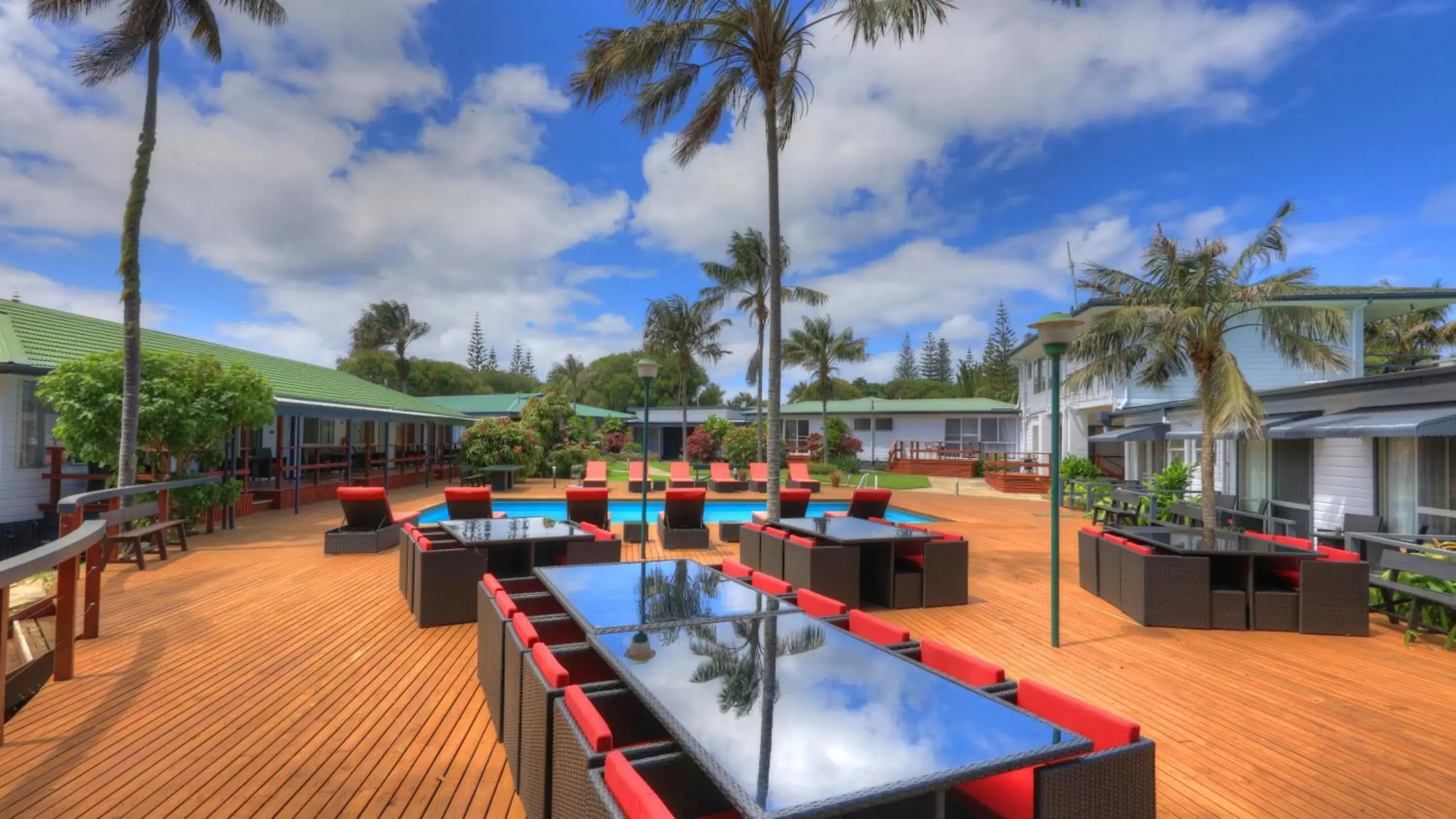 Swimming pool in Paradise Hotel & Resort Swimming pool in Paradise Hotel & Resort