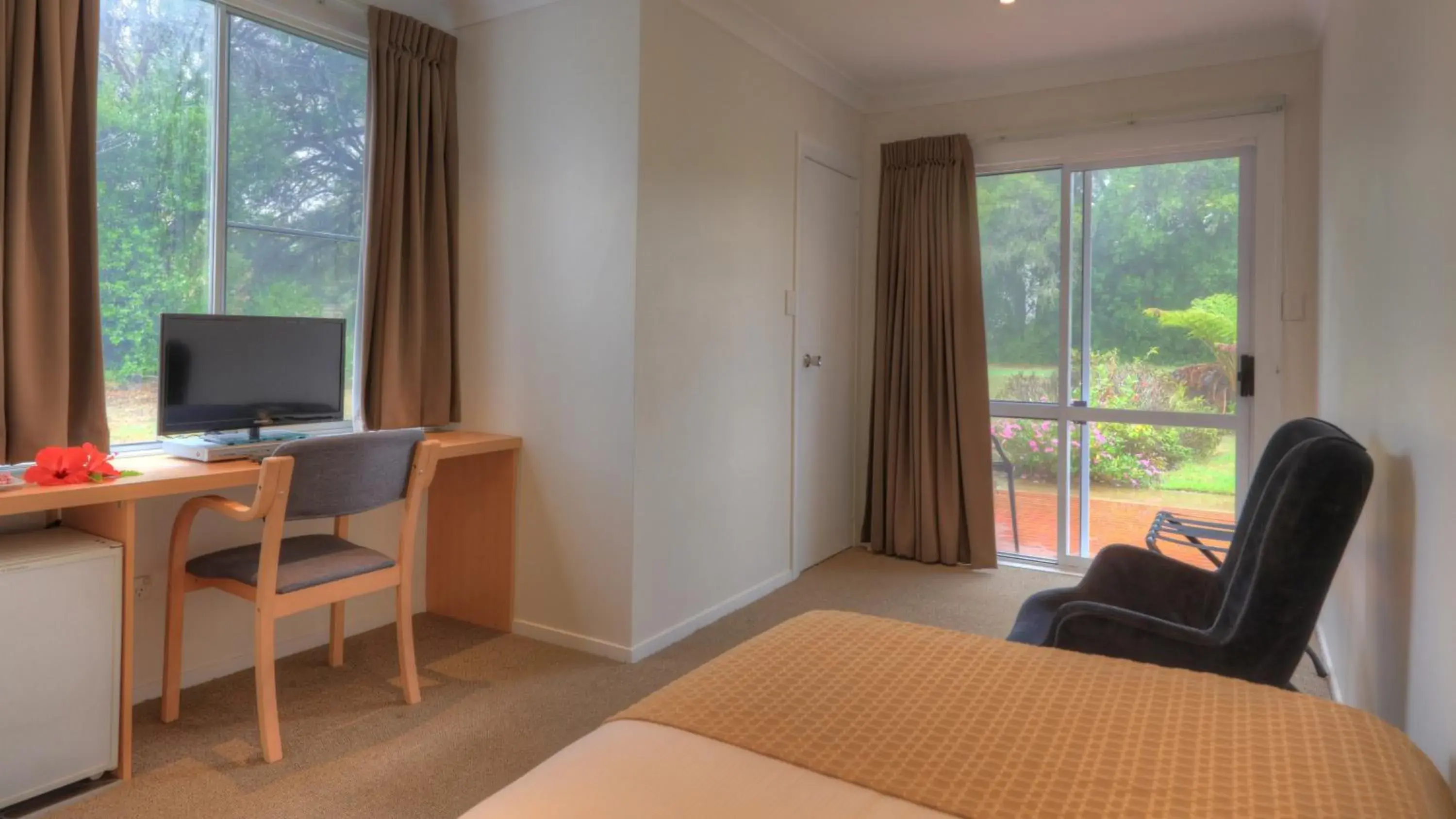 Photo of the whole room in Paradise Hotel & Resort Photo of the whole room in Paradise Hotel & Resort