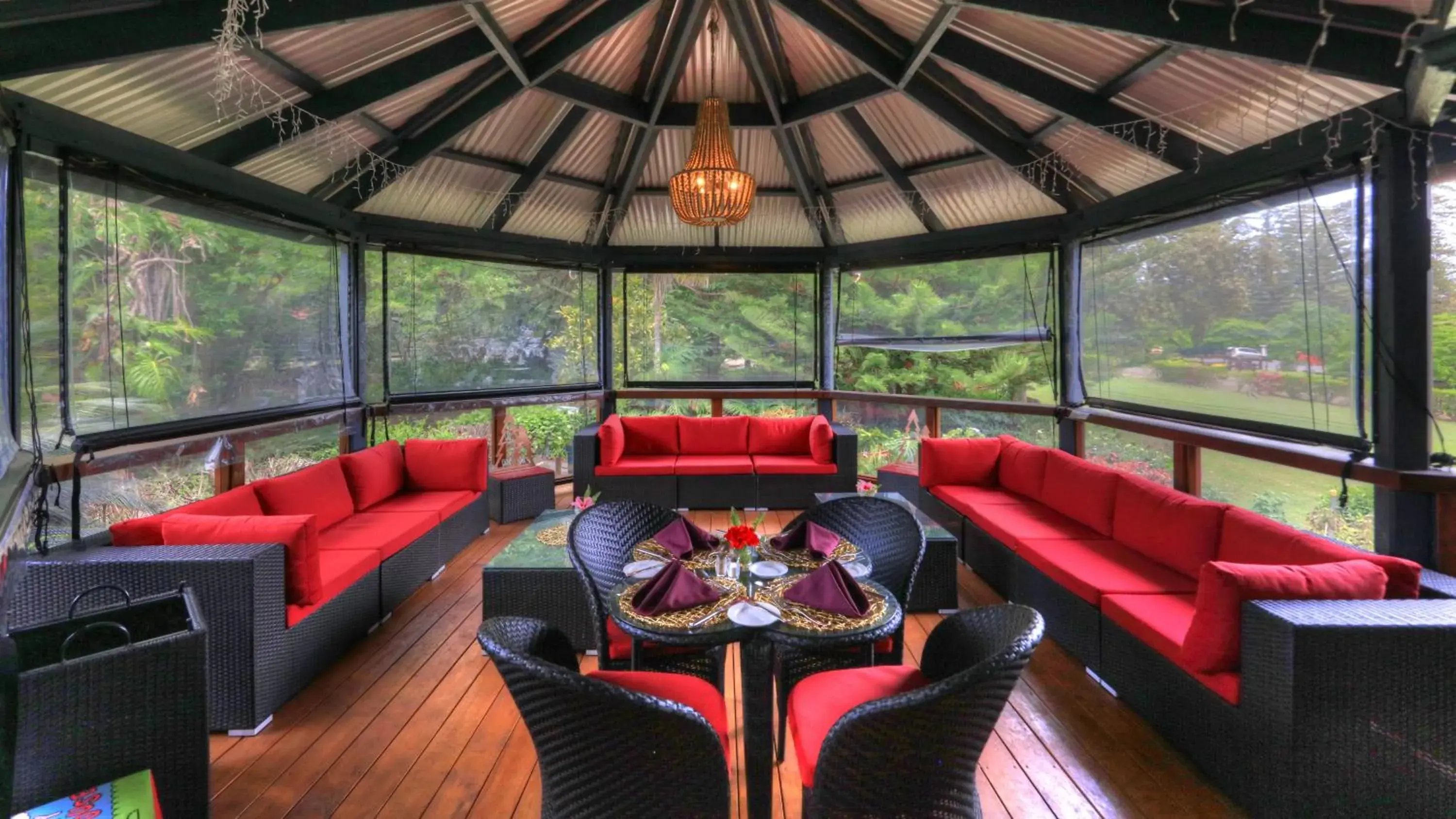 Restaurant/places to eat in Paradise Hotel & Resort Restaurant/places to eat in Paradise Hotel & Resort