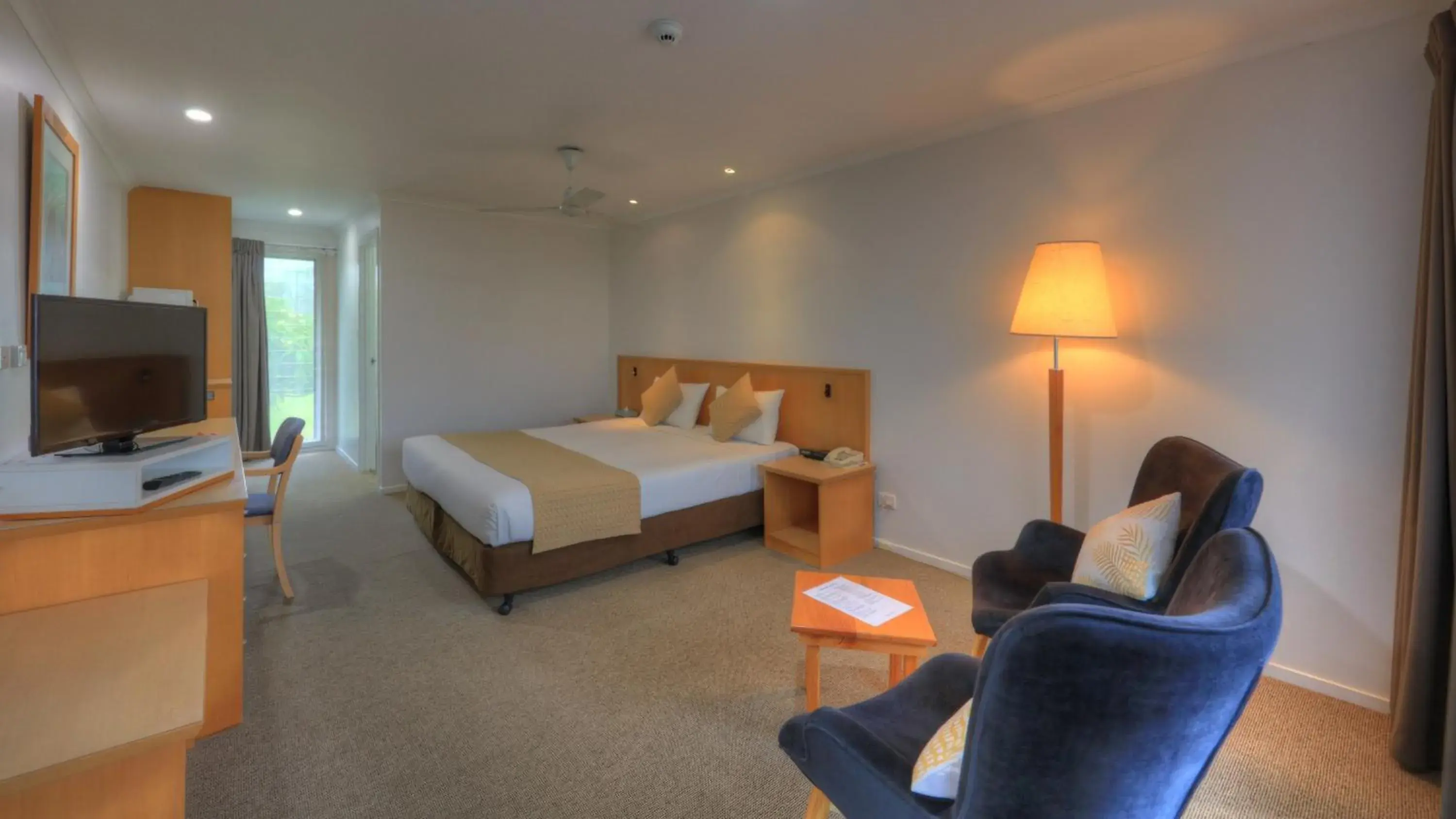 Photo of the whole room, Bed in Paradise Hotel & Resort Photo of the whole room, Bed in Paradise Hotel & Resort