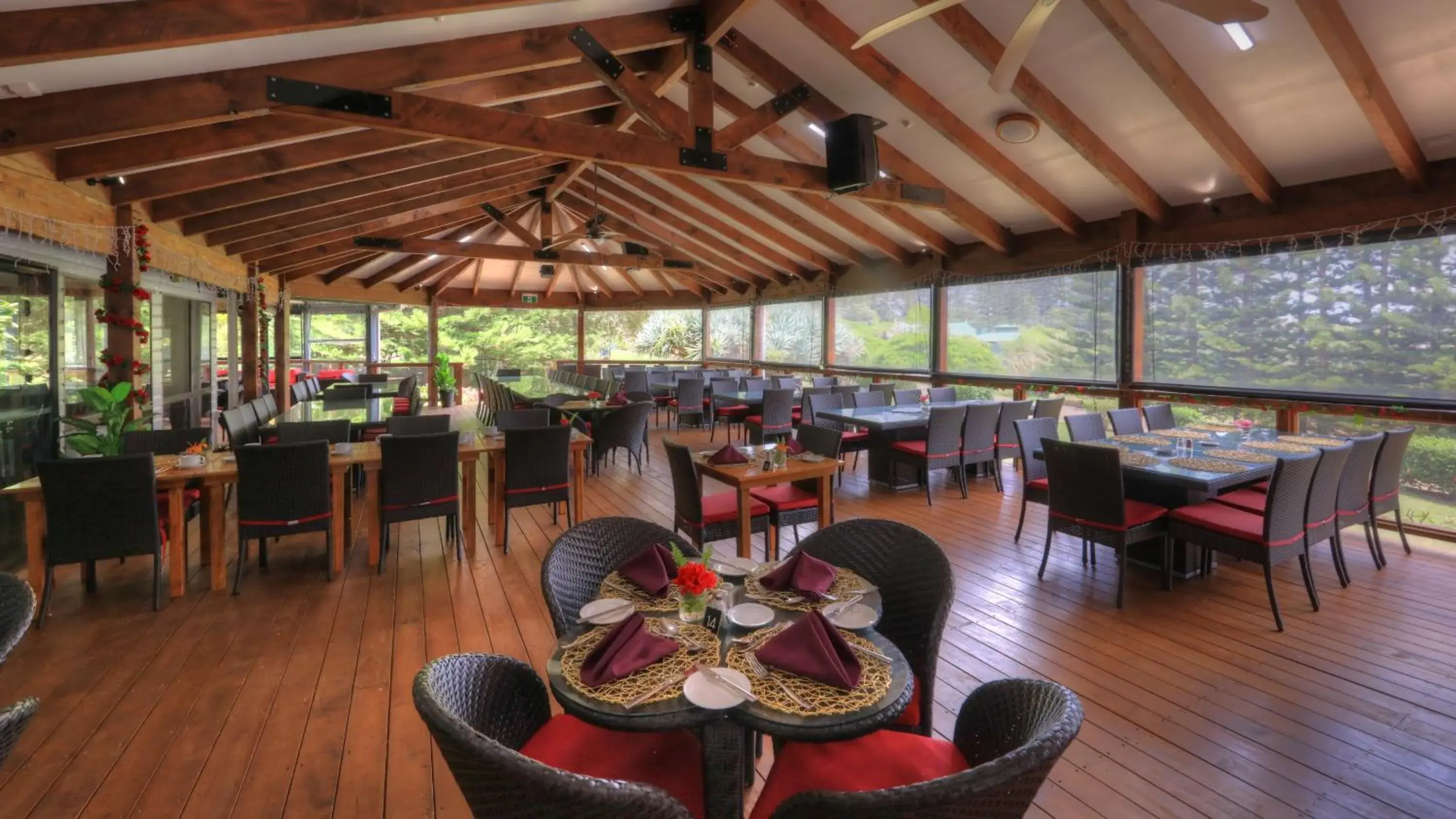 Restaurant/places to eat in Paradise Hotel & Resort Restaurant/places to eat in Paradise Hotel & Resort