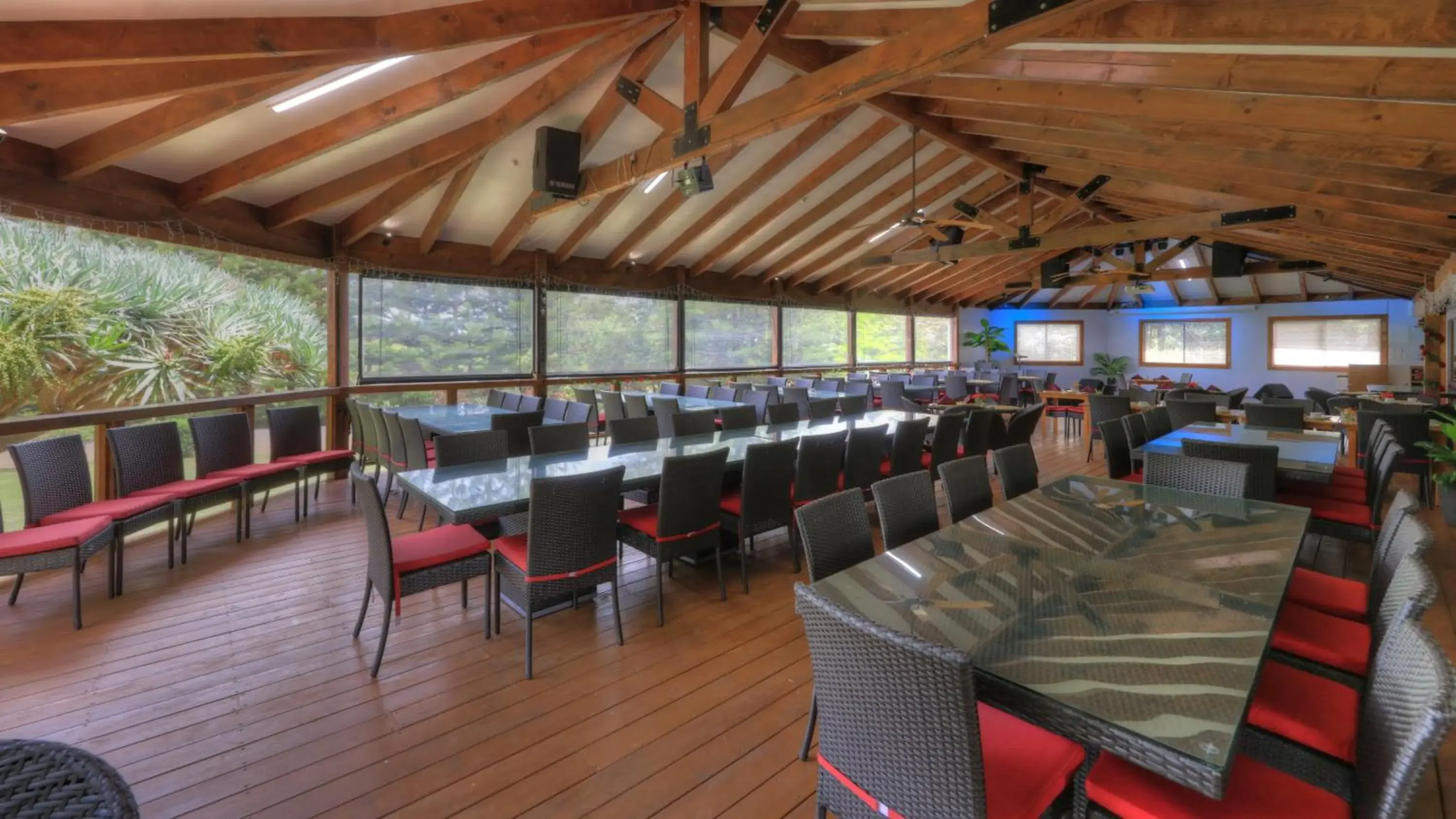 Restaurant/places to eat in Paradise Hotel & Resort Restaurant/places to eat in Paradise Hotel & Resort