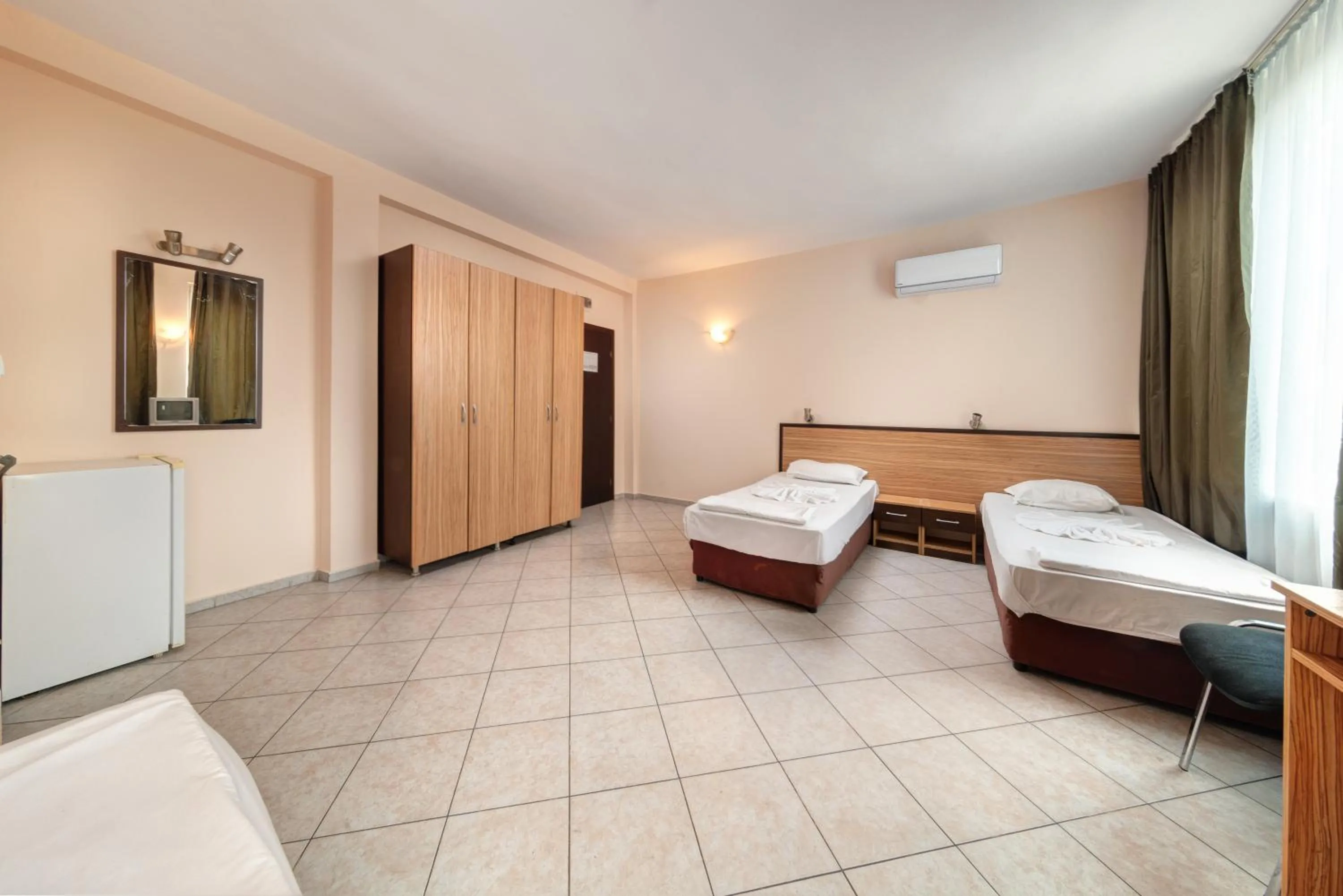 Bed in Hotel Varly Bryag