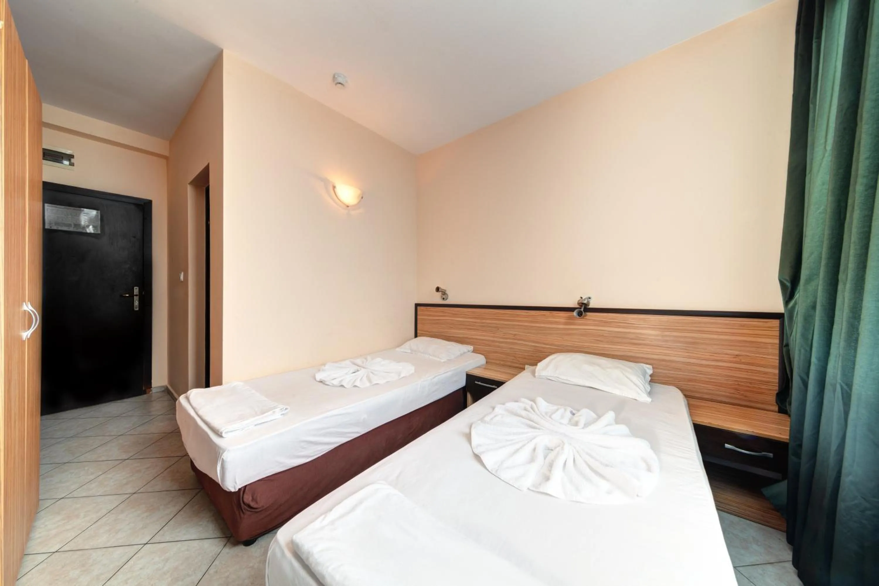 Bed in Hotel Varly Bryag