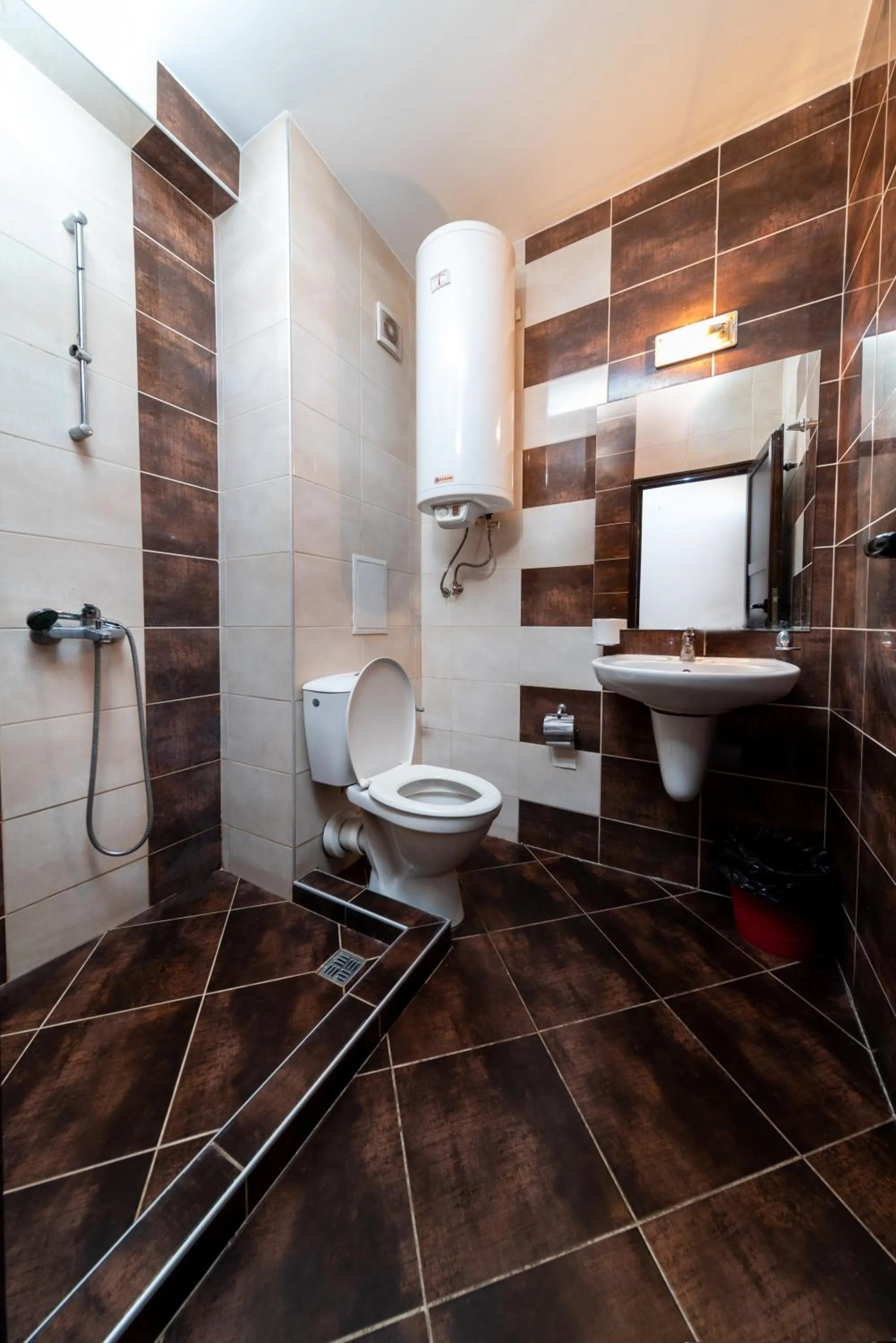 Hotel Varly Bryag