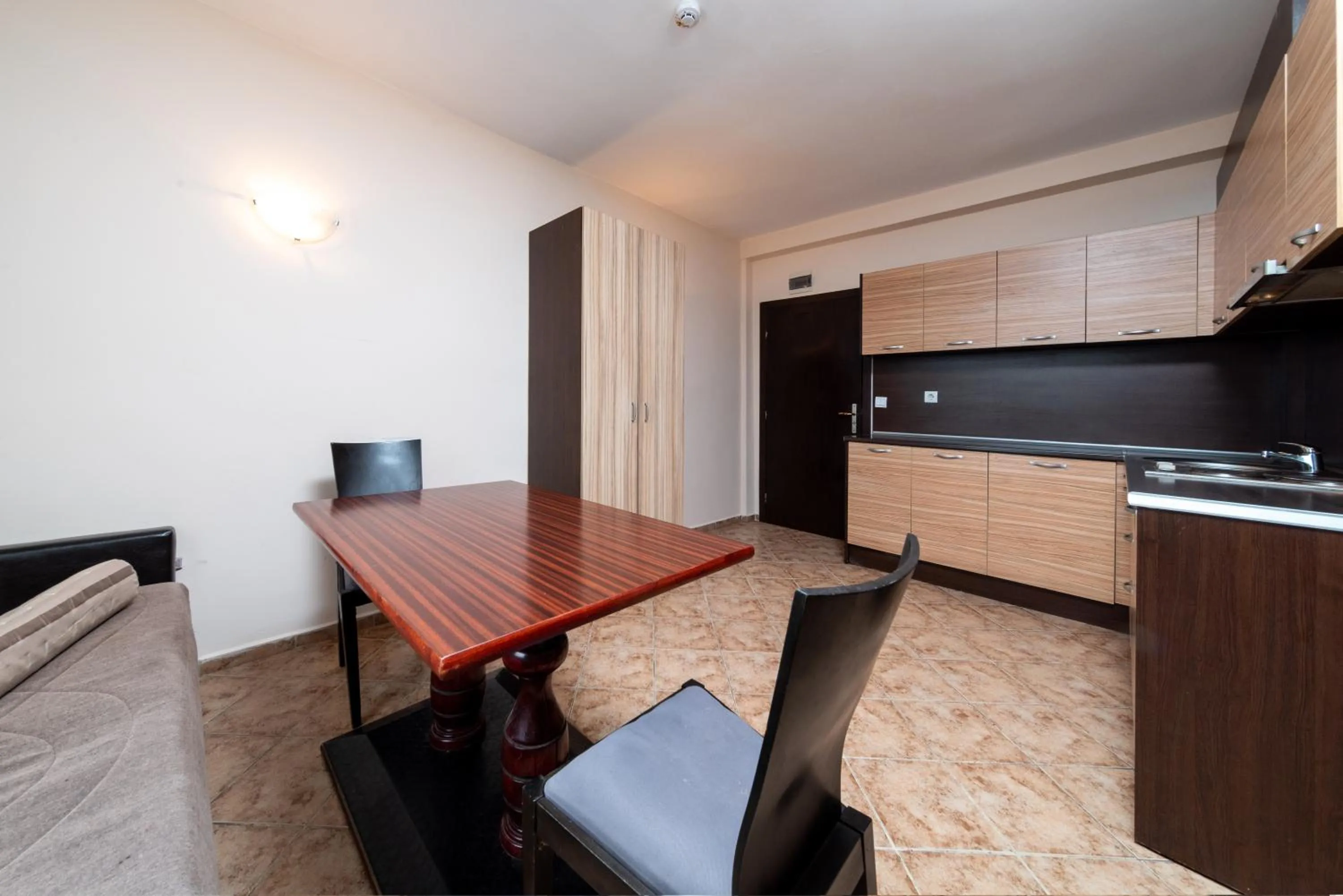 Hotel Varly Bryag
