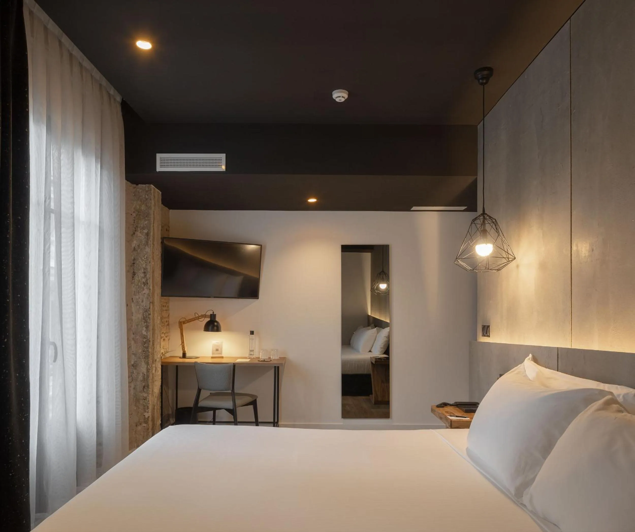 Bedroom, Bed in Hotel Tayko Bilbao