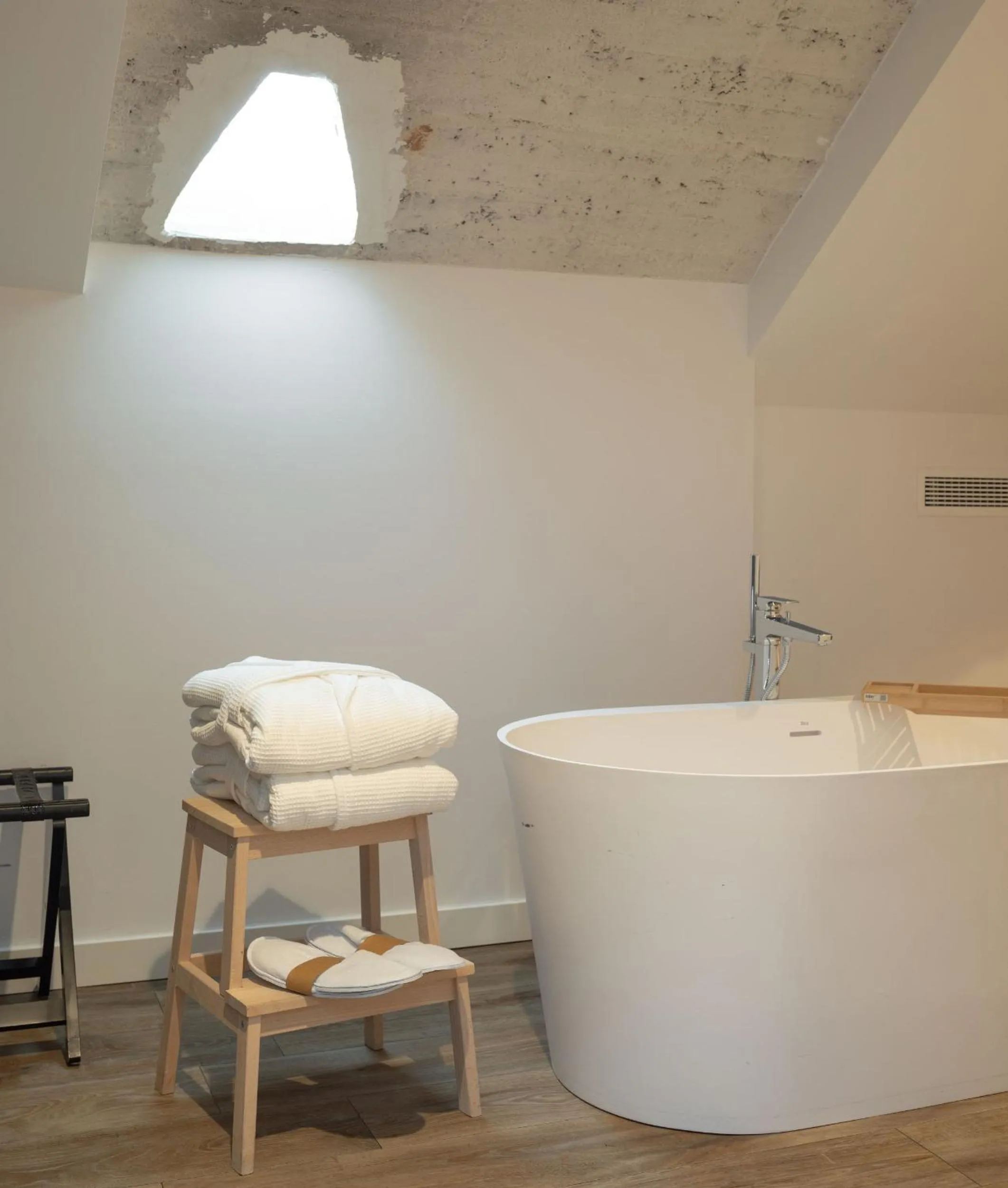 Bath in Hotel Tayko Bilbao