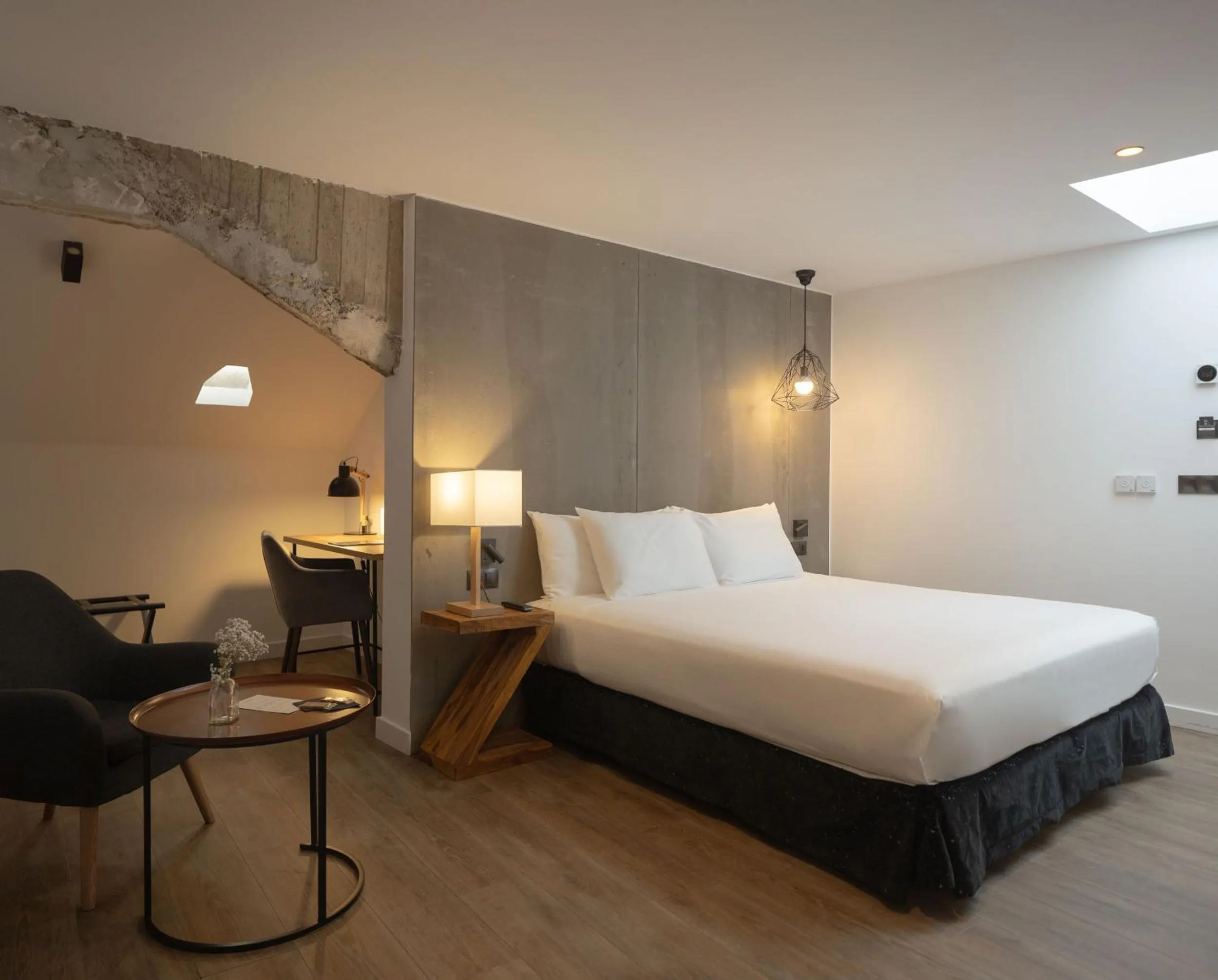 Bedroom, Bed in Hotel Tayko Bilbao