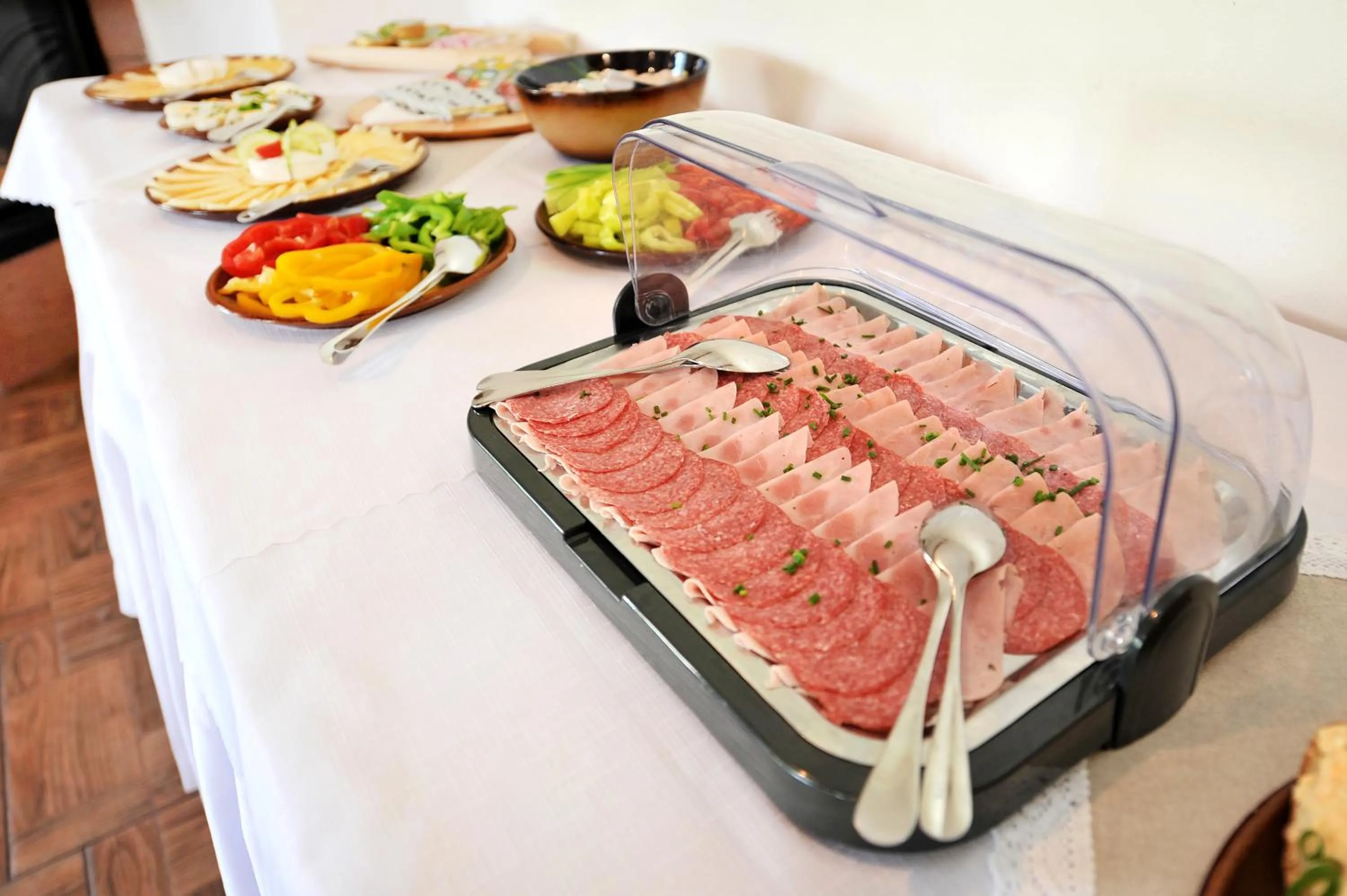 Buffet breakfast in APLEND Tatry Holiday