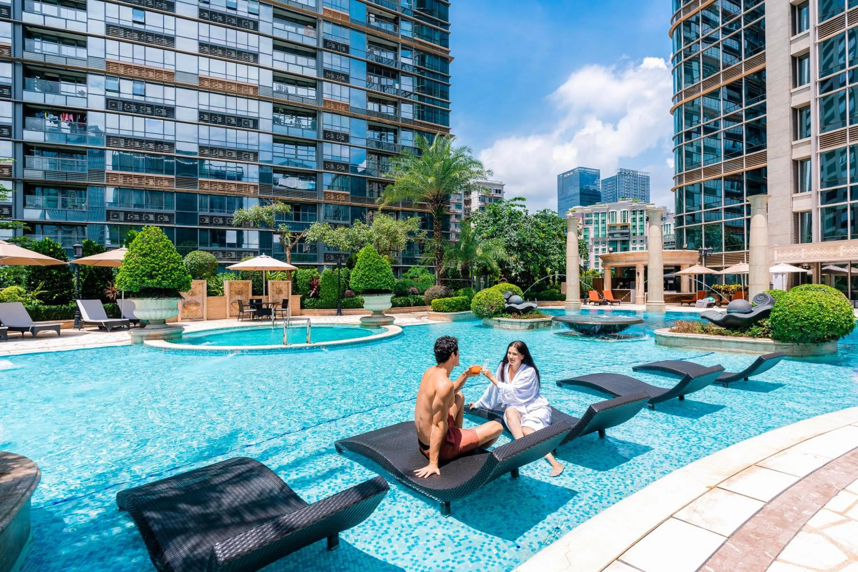 Swimming pool in The Langham, Shenzhen