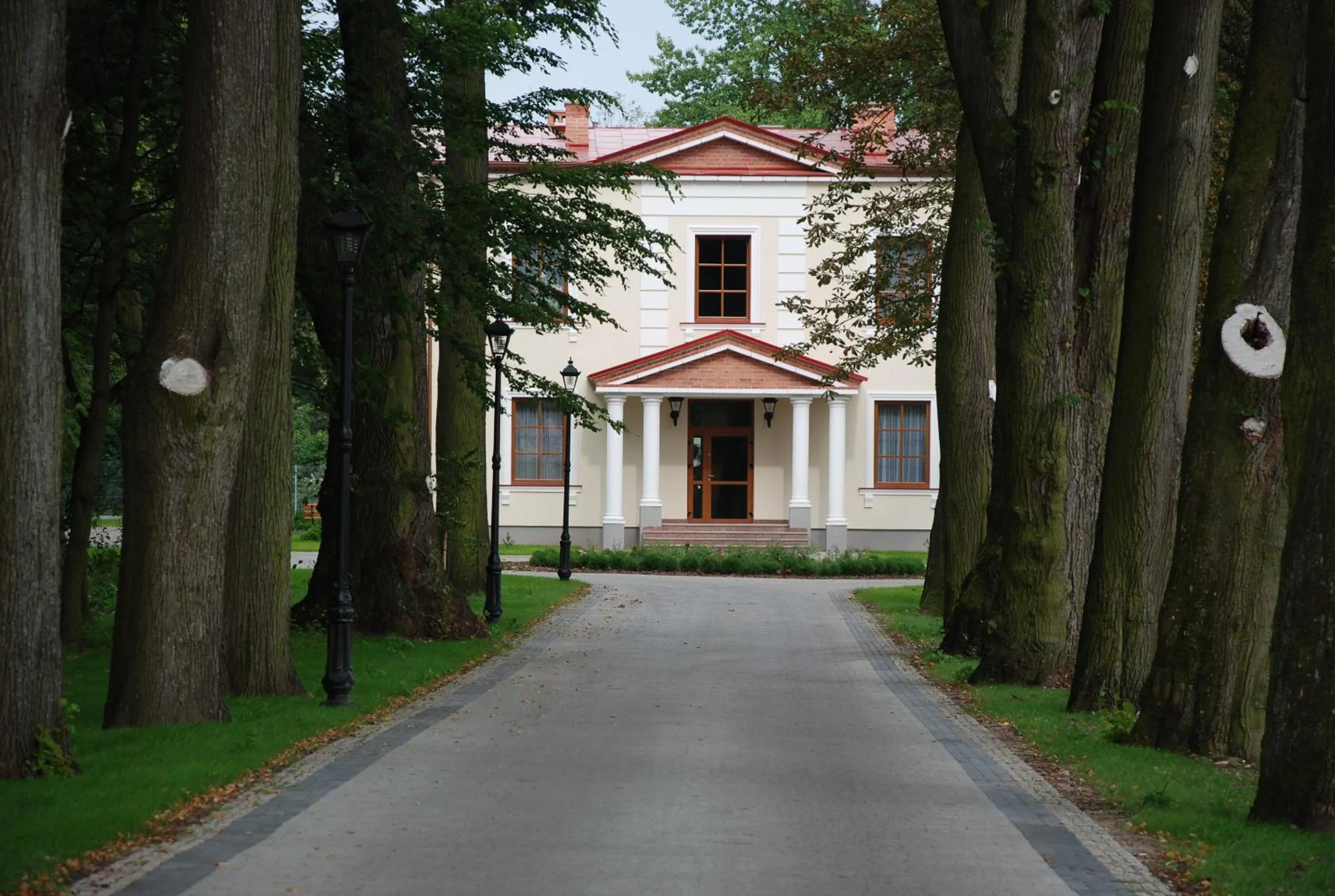 Facade/entrance in Dworek Korytków