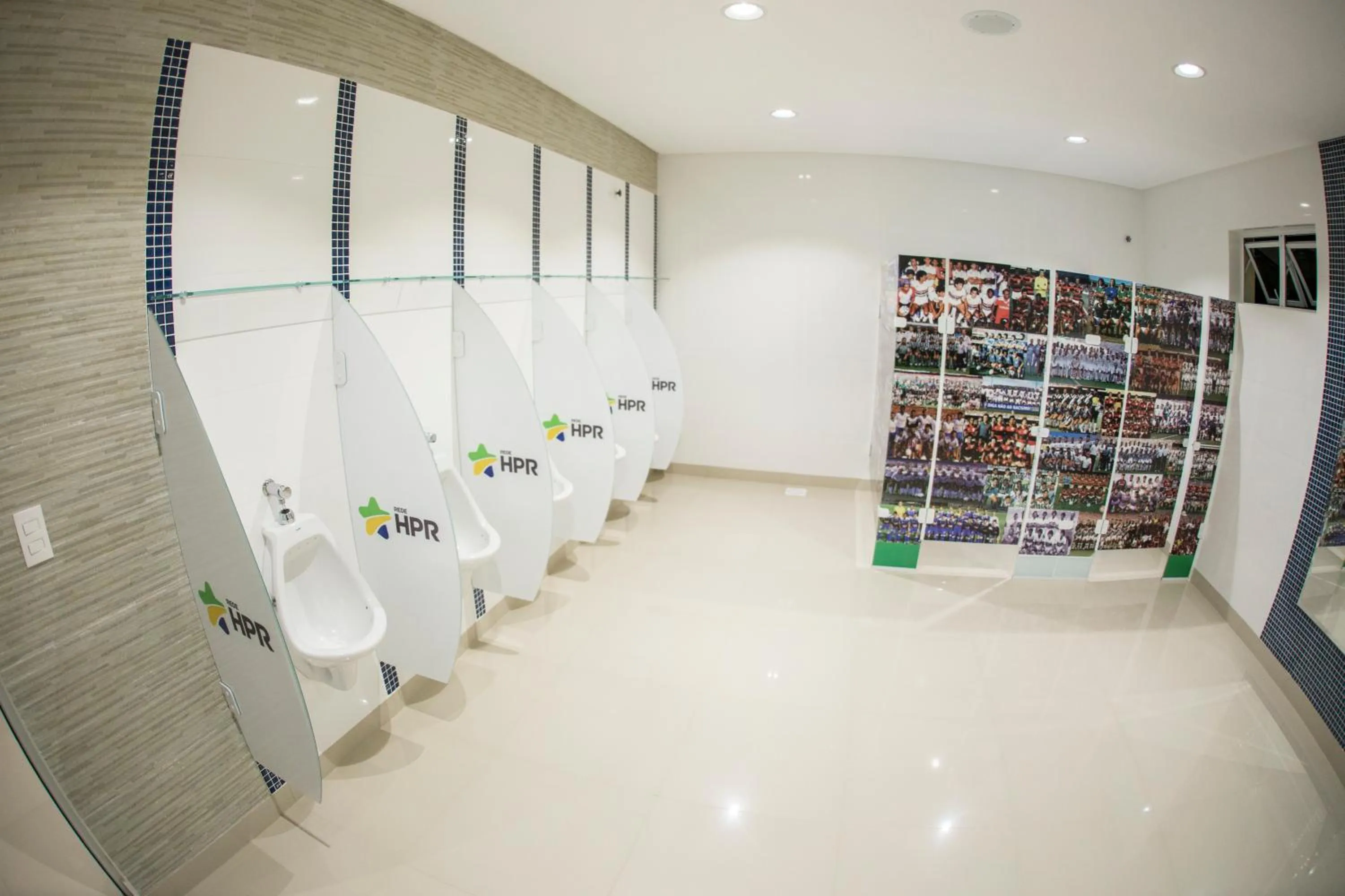 Restaurant/places to eat in HOTEL HPR