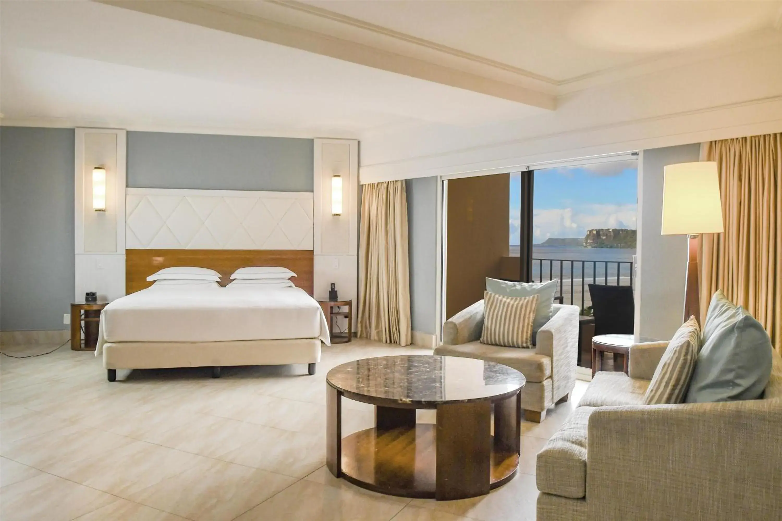 Living room, Bed in Hilton Guam Resort & Spa Living room, Bed in Hilton Guam Resort & Spa