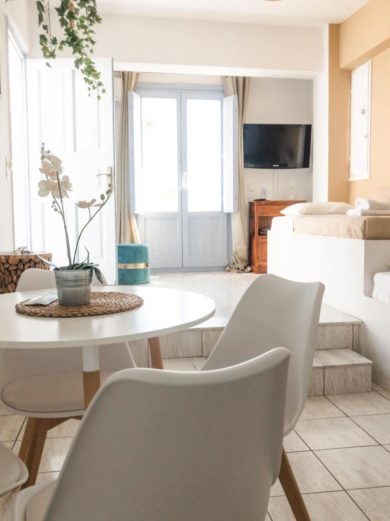 TV and multimedia, Bed in Elkaza Villas