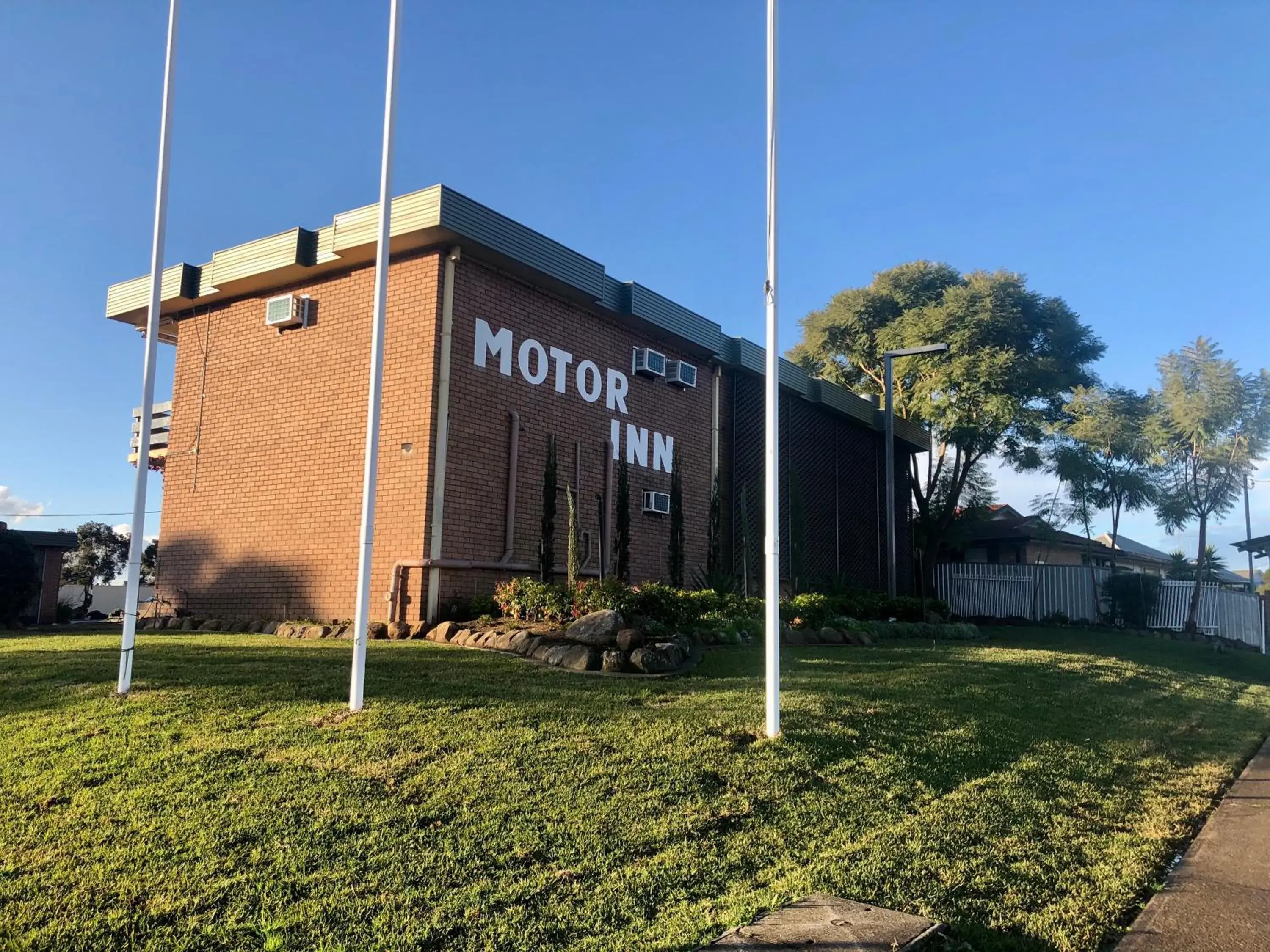 Property building in Cessnock Vintage Motor Inn Property building in Cessnock Vintage Motor Inn