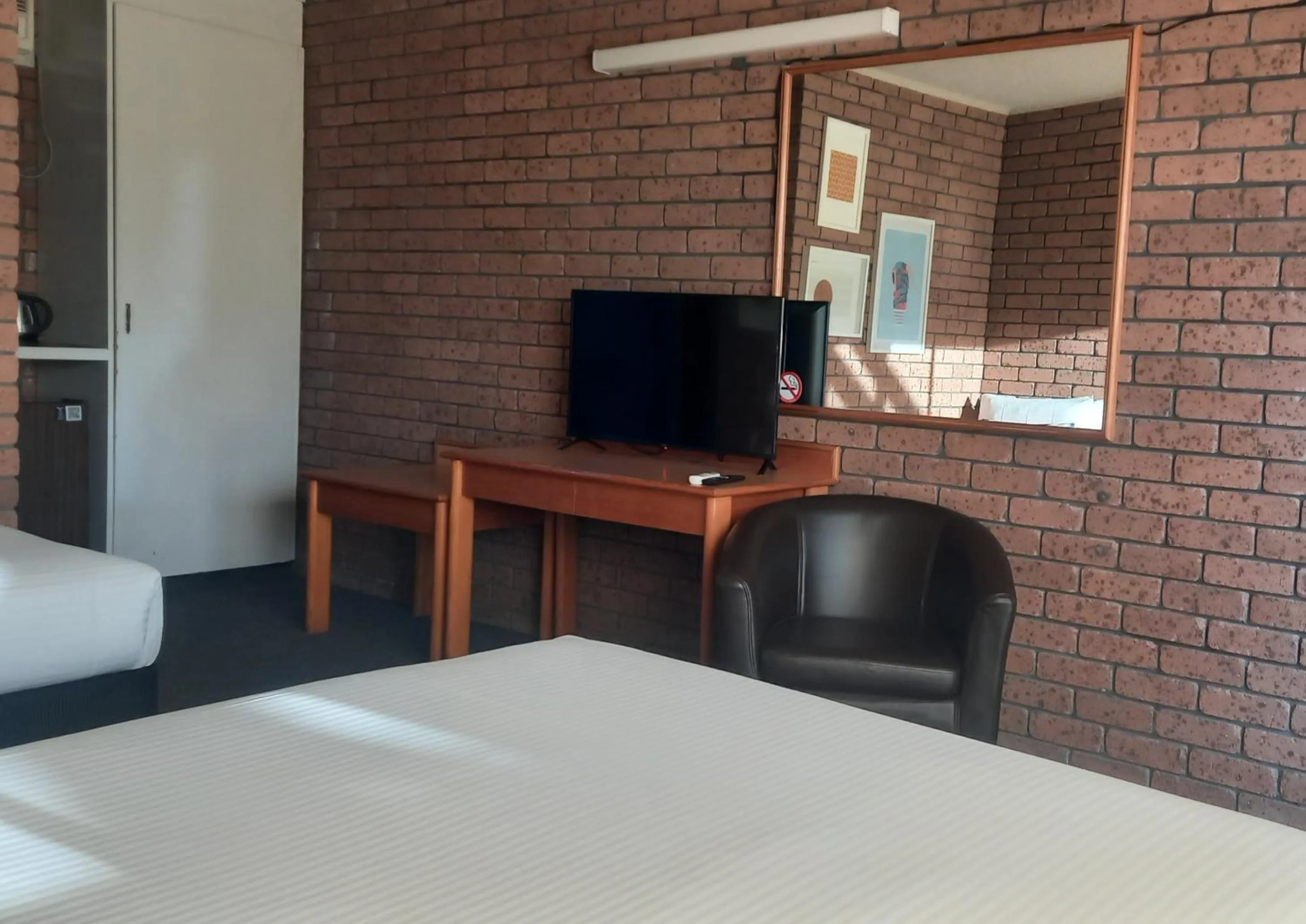 Photo of the whole room, Bed in Cessnock Vintage Motor Inn