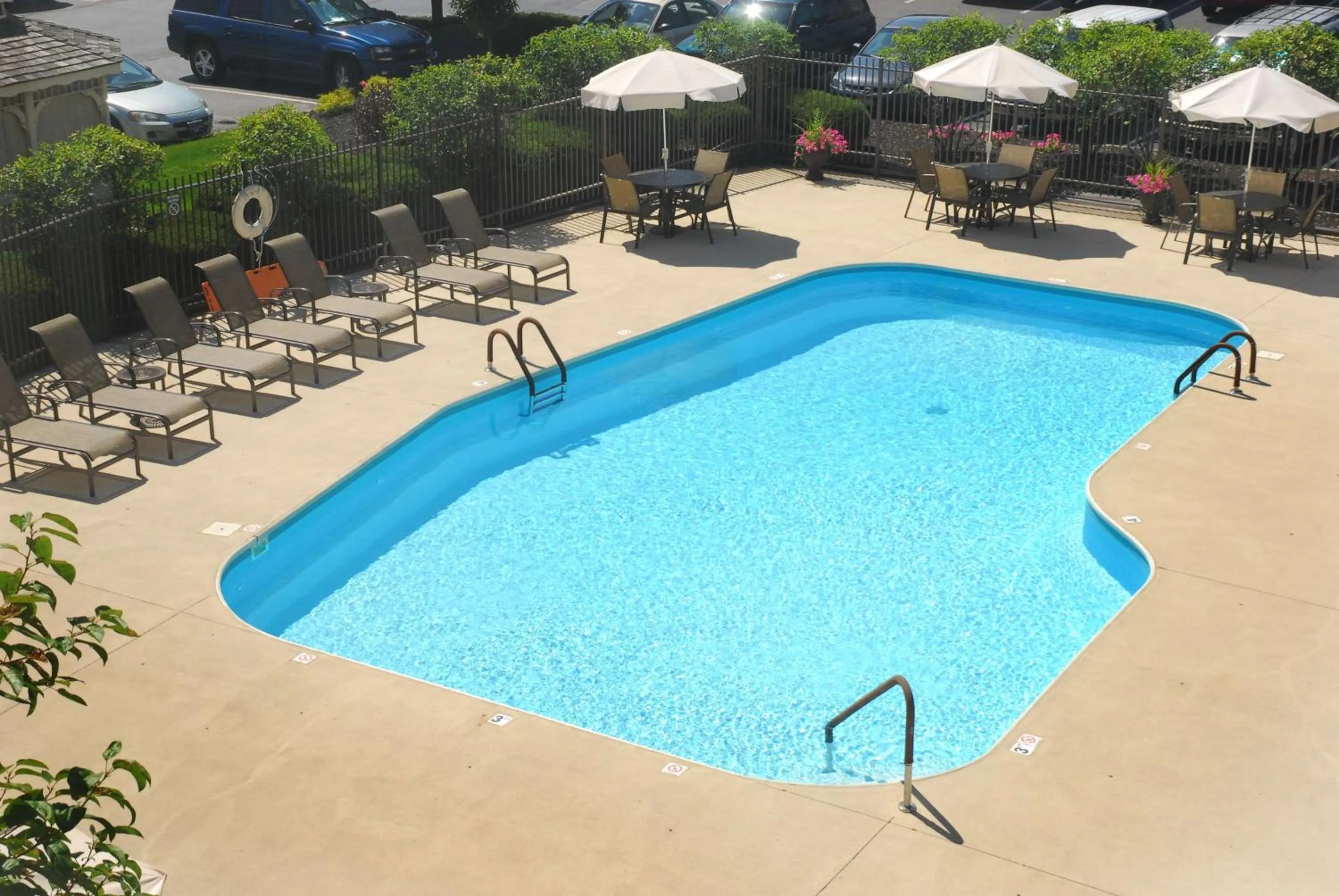 Pool view in Hampton Inn Columbus-International Airport
