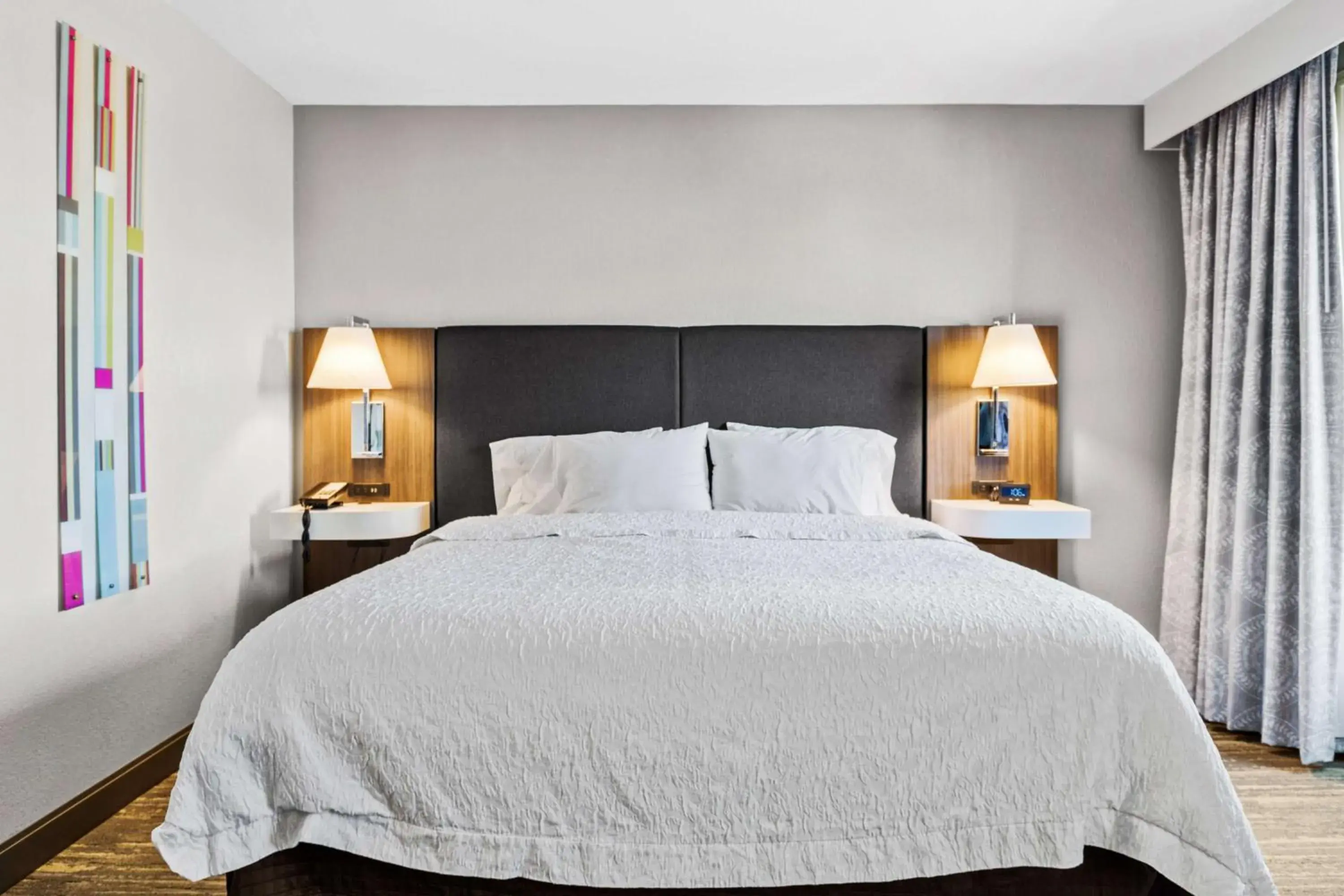 Bed in Hampton Inn & Suites Colorado Springs-Air Force Academy/I-25 North Bed in Hampton Inn & Suites Colorado Springs-Air Force Academy/I-25 North