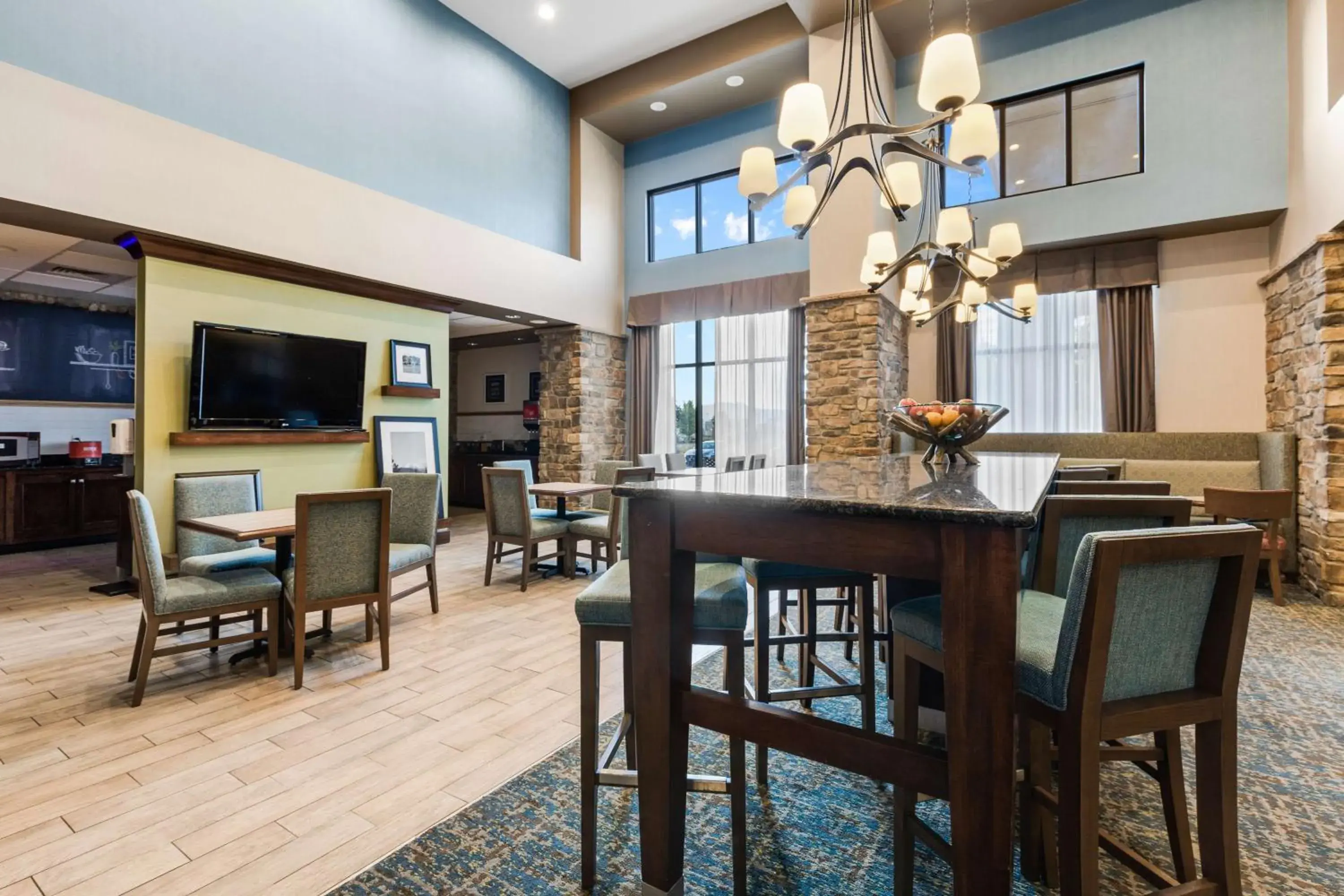 Lobby or reception in Hampton Inn & Suites Colorado Springs-Air Force Academy/I-25 North Lobby or reception in Hampton Inn & Suites Colorado Springs-Air Force Academy/I-25 North
