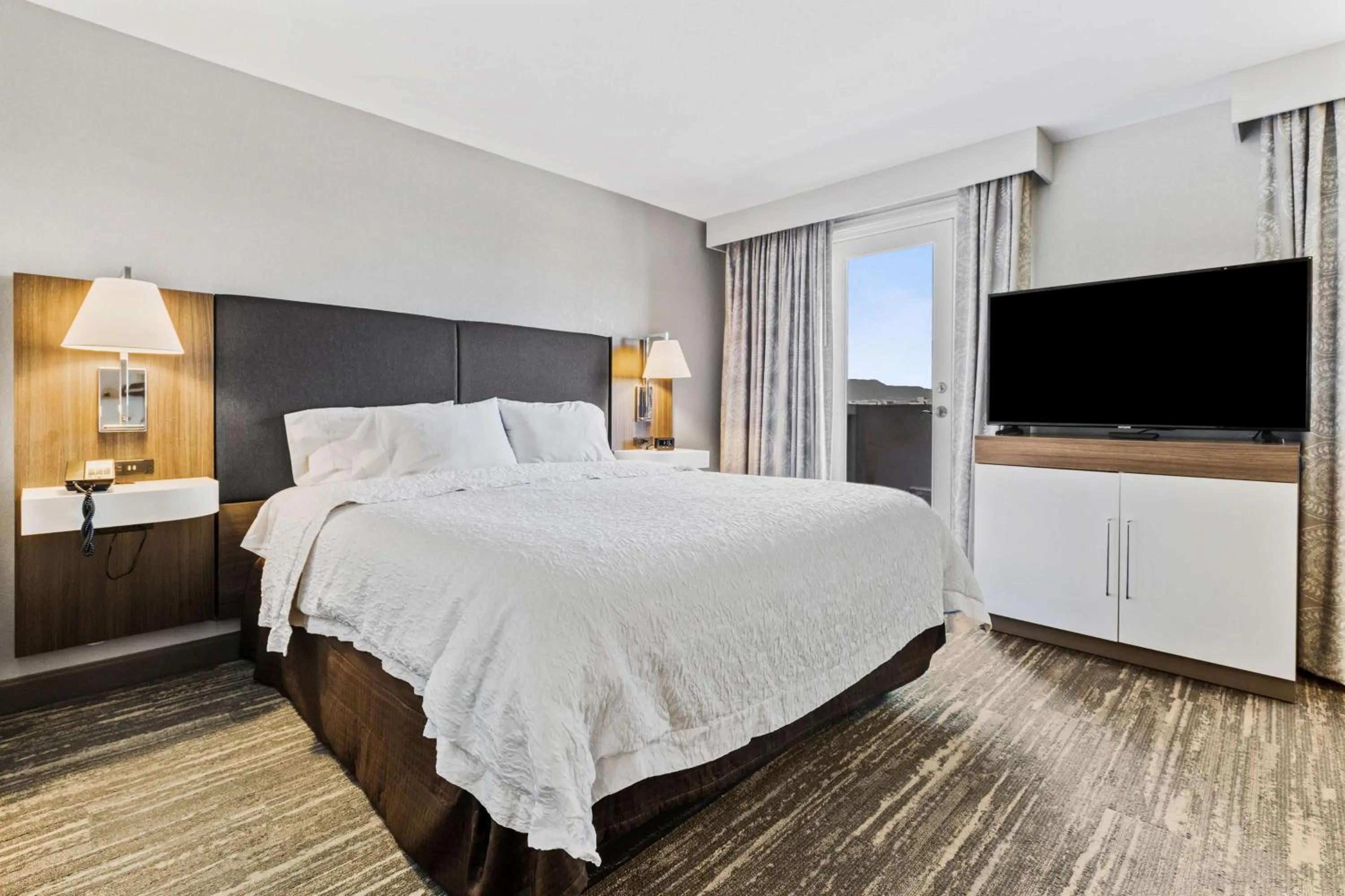 Bedroom, Bed in Hampton Inn & Suites Colorado Springs-Air Force Academy/I-25 North