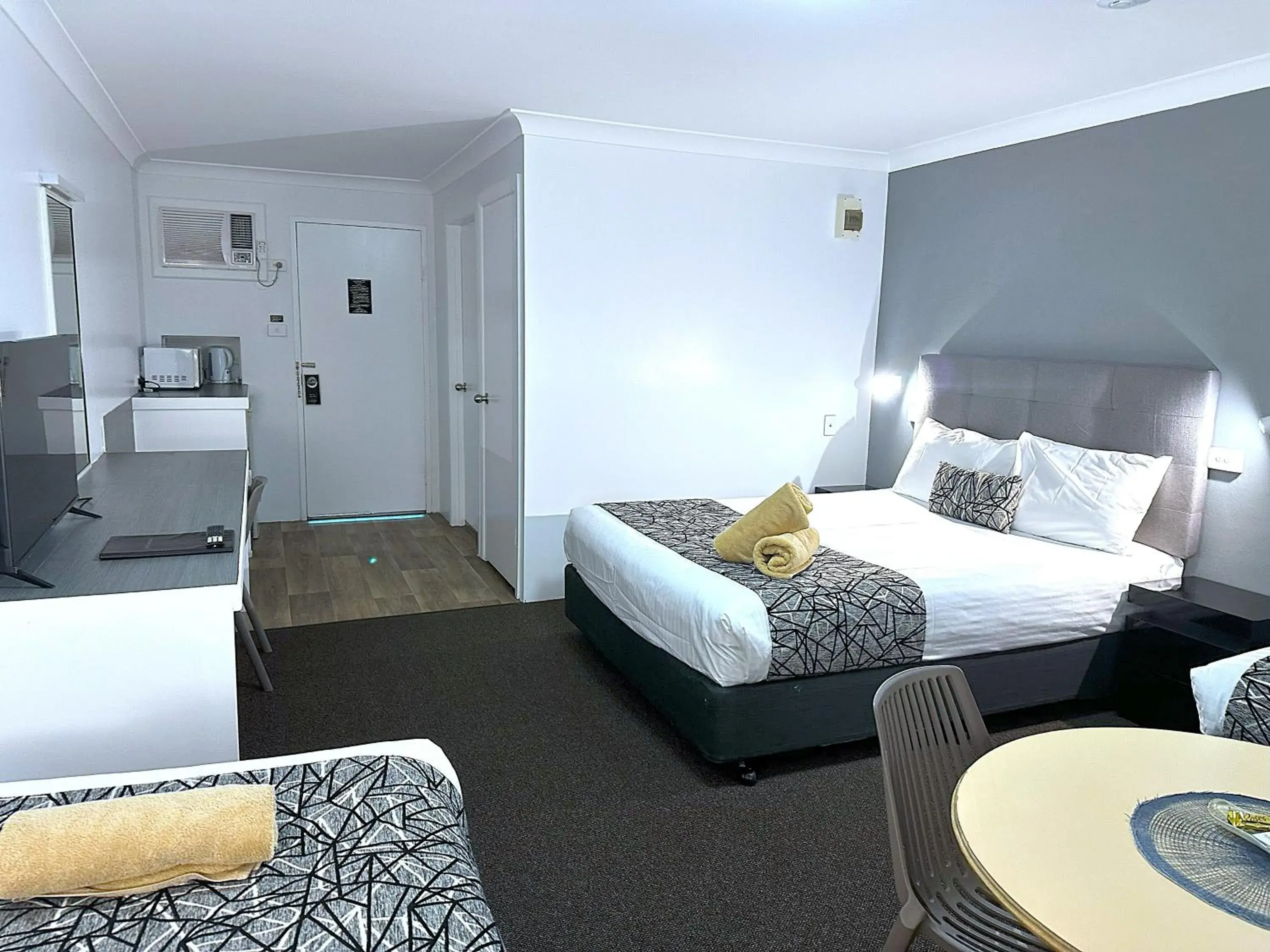 Bed in Rosebourne Gardens Motel Bed in Rosebourne Gardens Motel