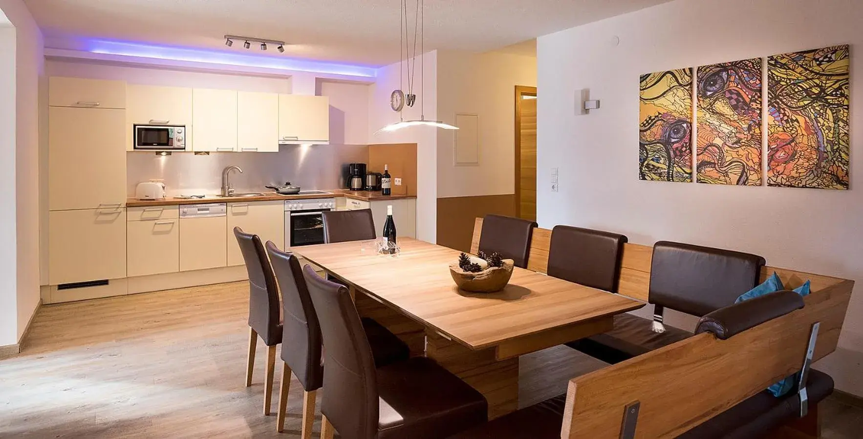 Three-Bedroom Apartment with Terrace in Bella Vista Apart Three-Bedroom Apartment with Terrace in Bella Vista Apart