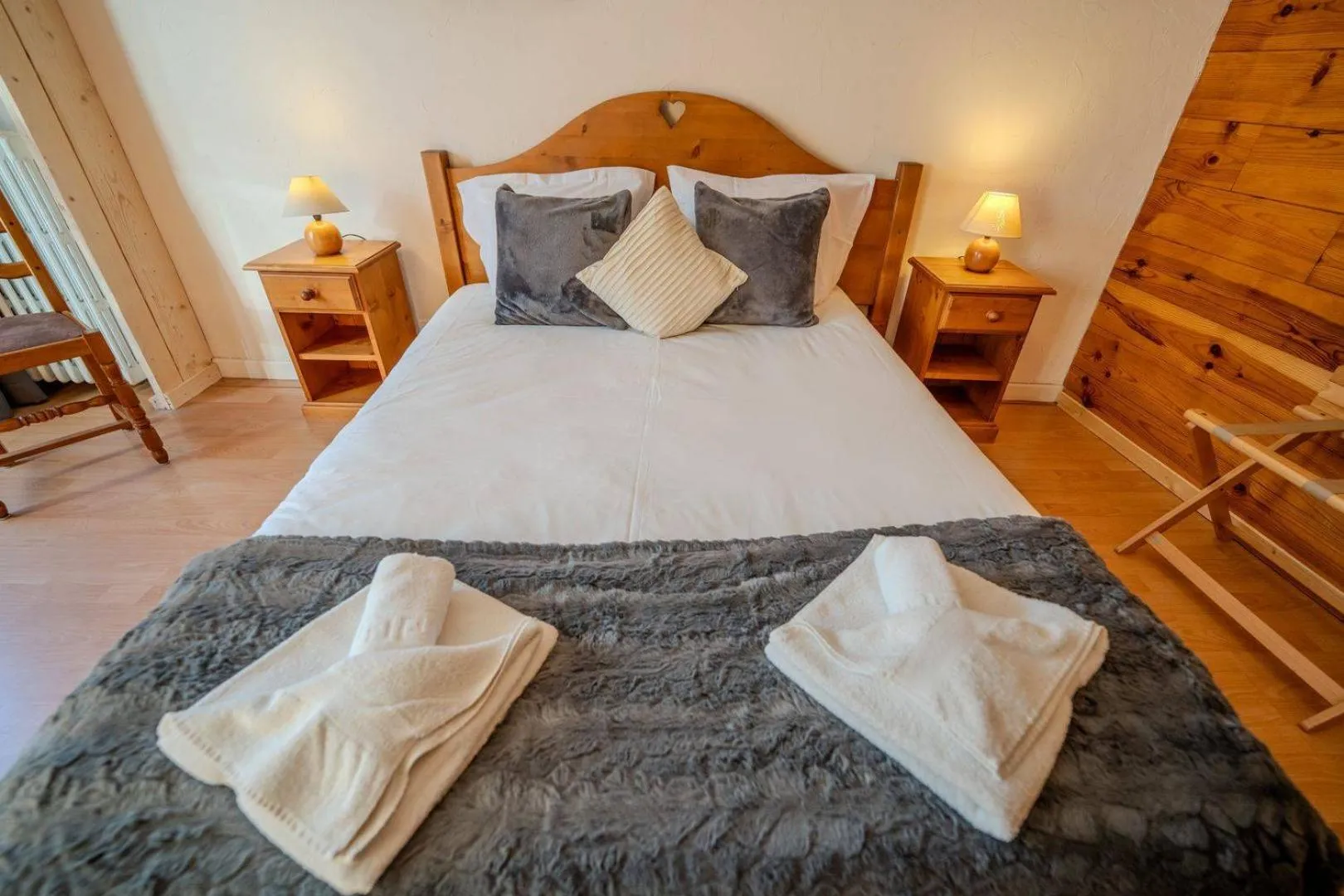 Bed in Hôtel du Centre