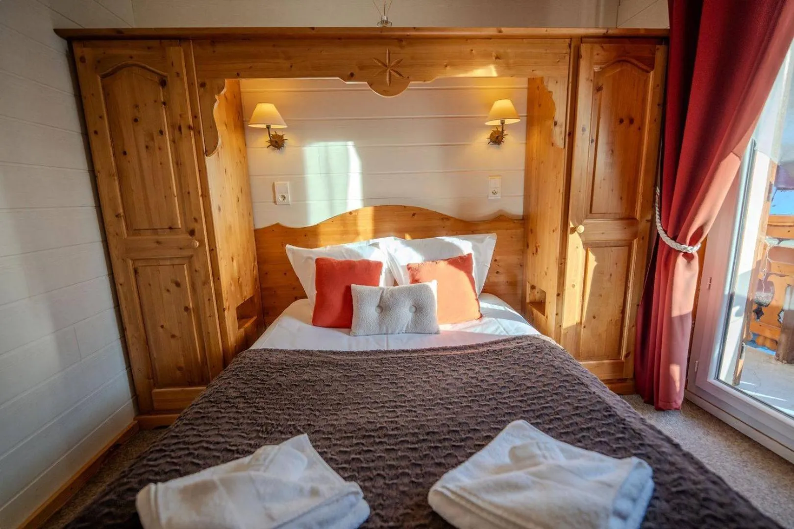 Bed in Hôtel du Centre