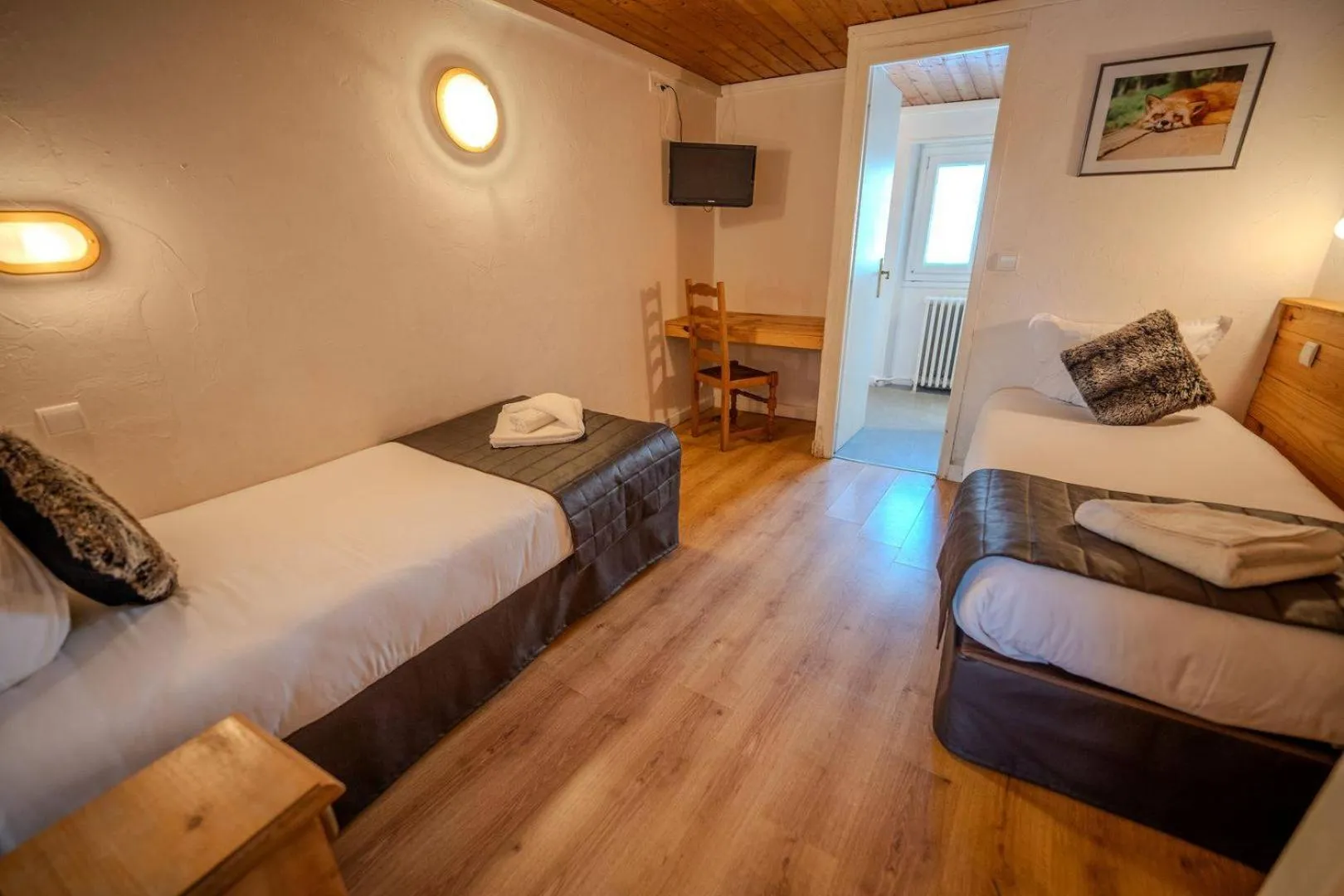 Bed in Hôtel du Centre