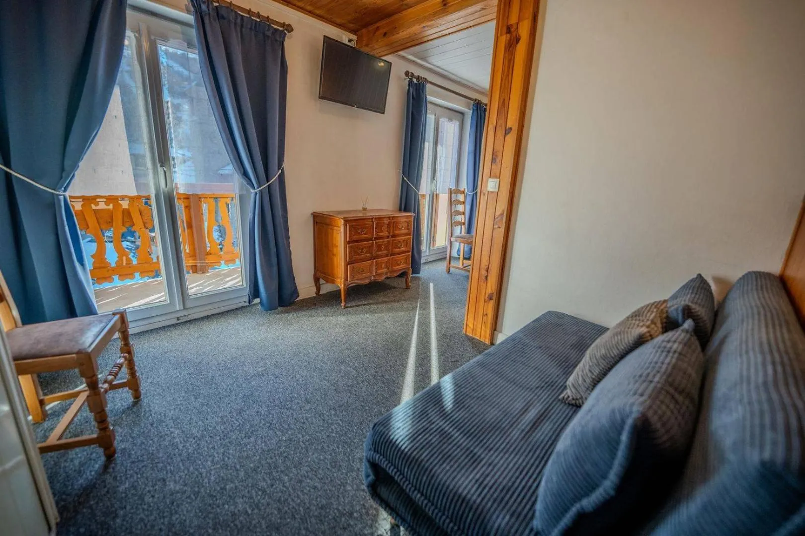 TV and multimedia in Hôtel du Centre