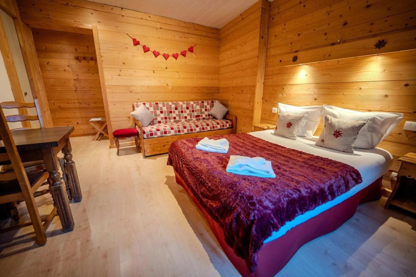 Bed in Hôtel du Centre